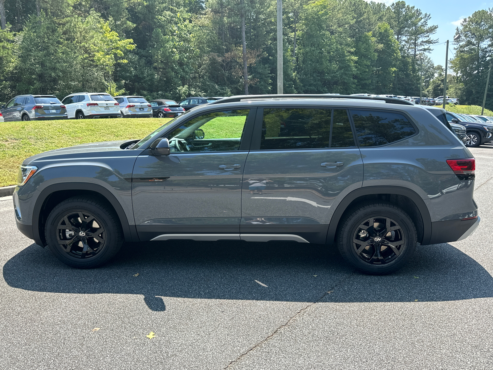 2024 Volkswagen Atlas 2.0T Peak Edition SE w/Technology 4