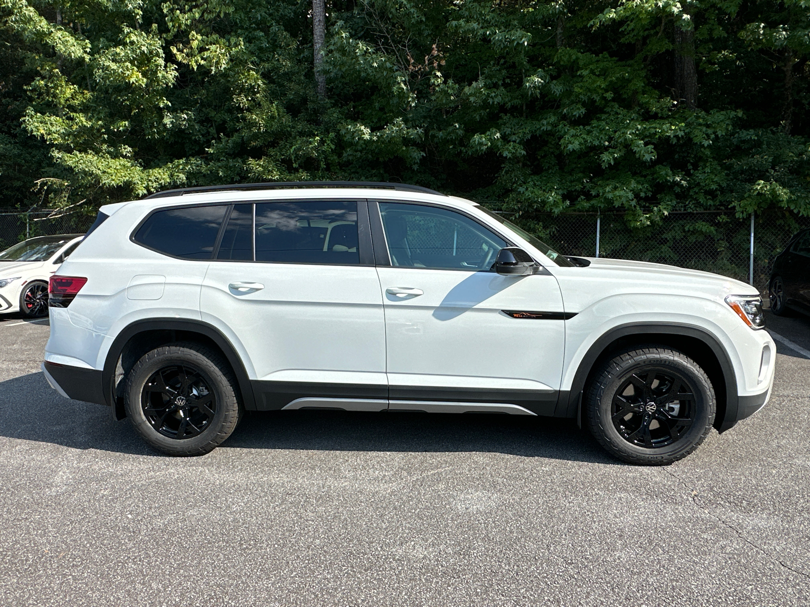 2024 Volkswagen Atlas 2.0T Peak Edition SE w/Technology 8