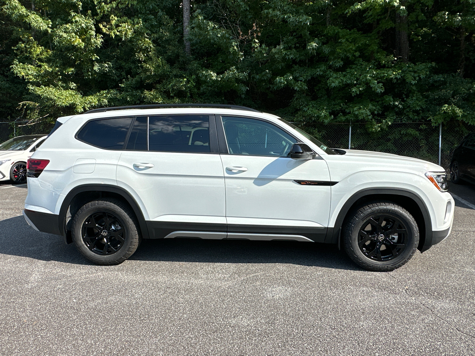 2024 Volkswagen Atlas 2.0T Peak Edition SE w/Technology 9