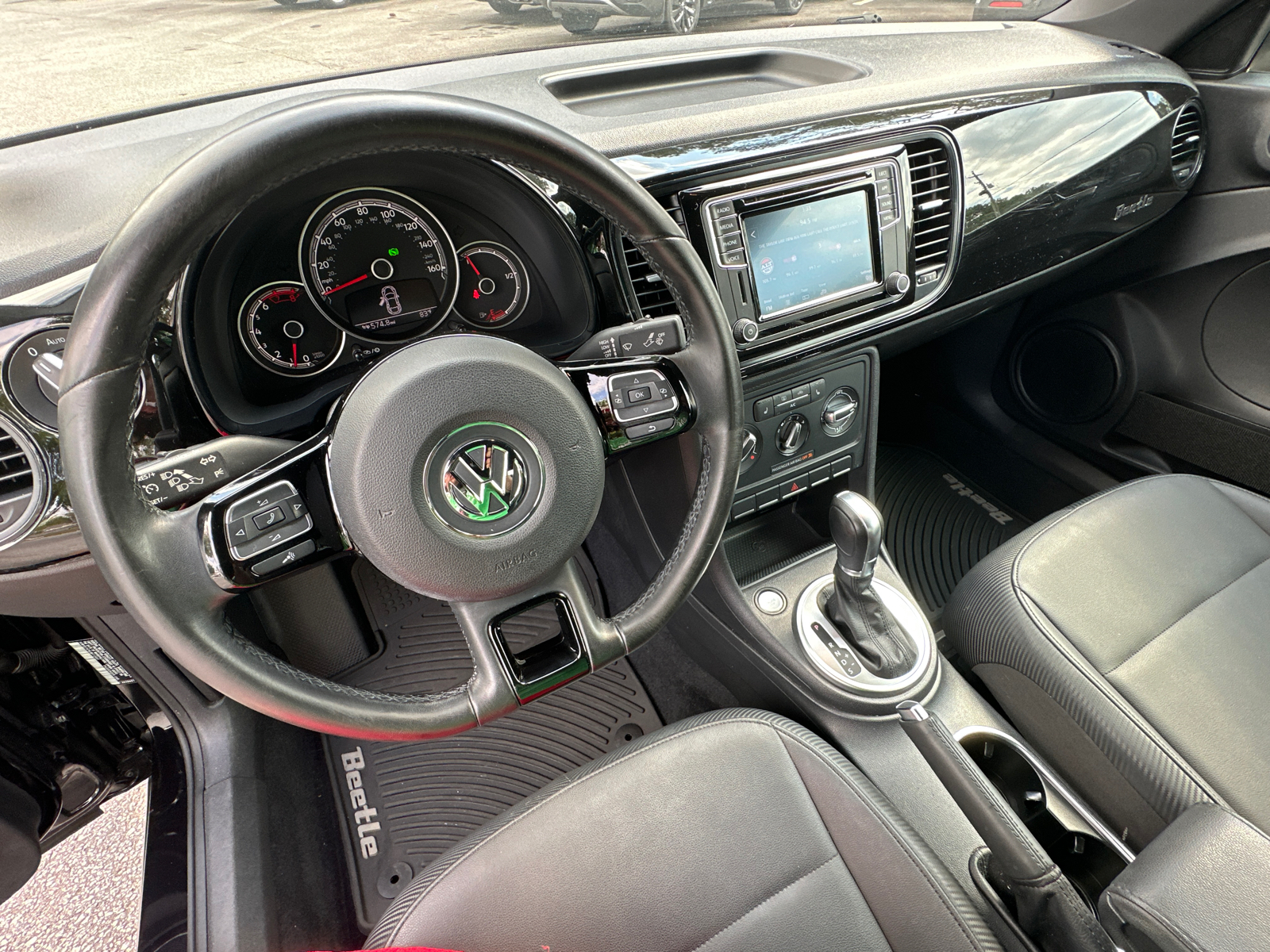 2018 Volkswagen Beetle 2.0T S 26