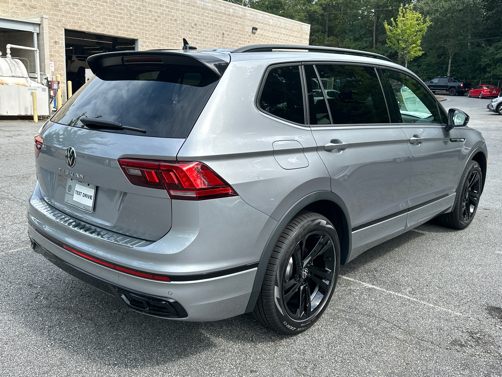 2024 Volkswagen Tiguan 2.0T SE R-Line Black 7