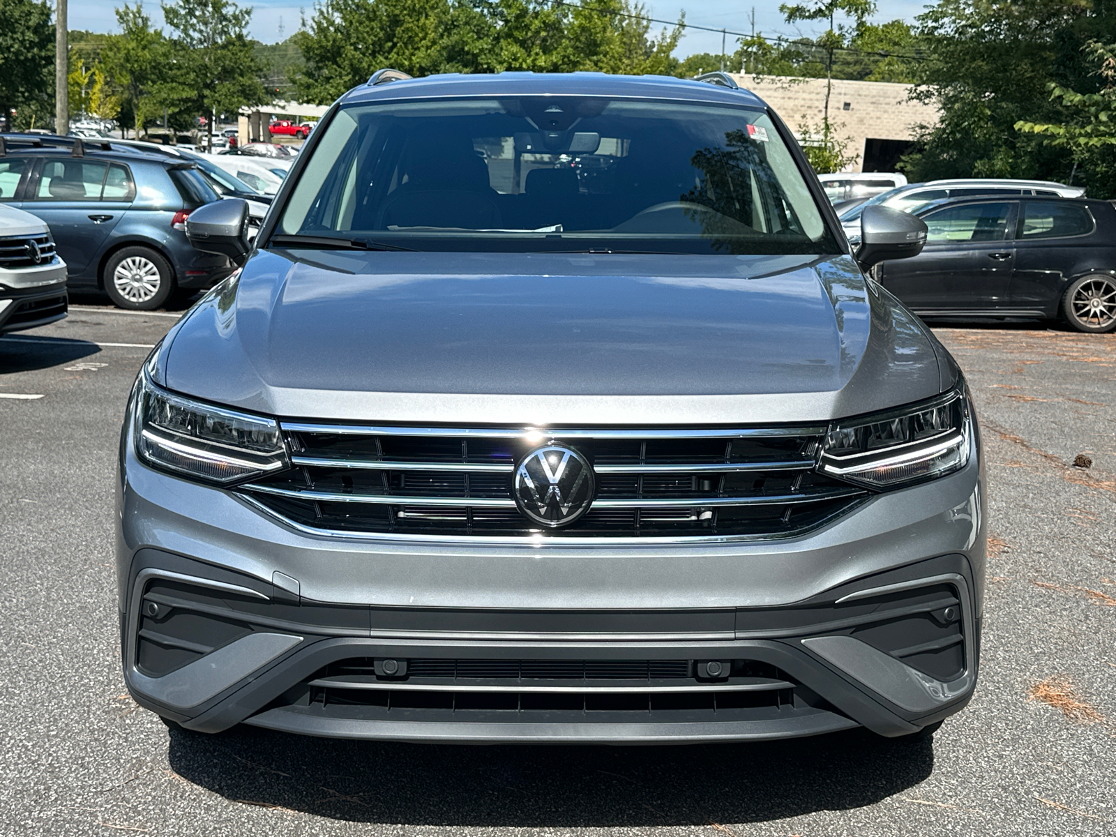 2024 Volkswagen Tiguan 2.0T SE 2