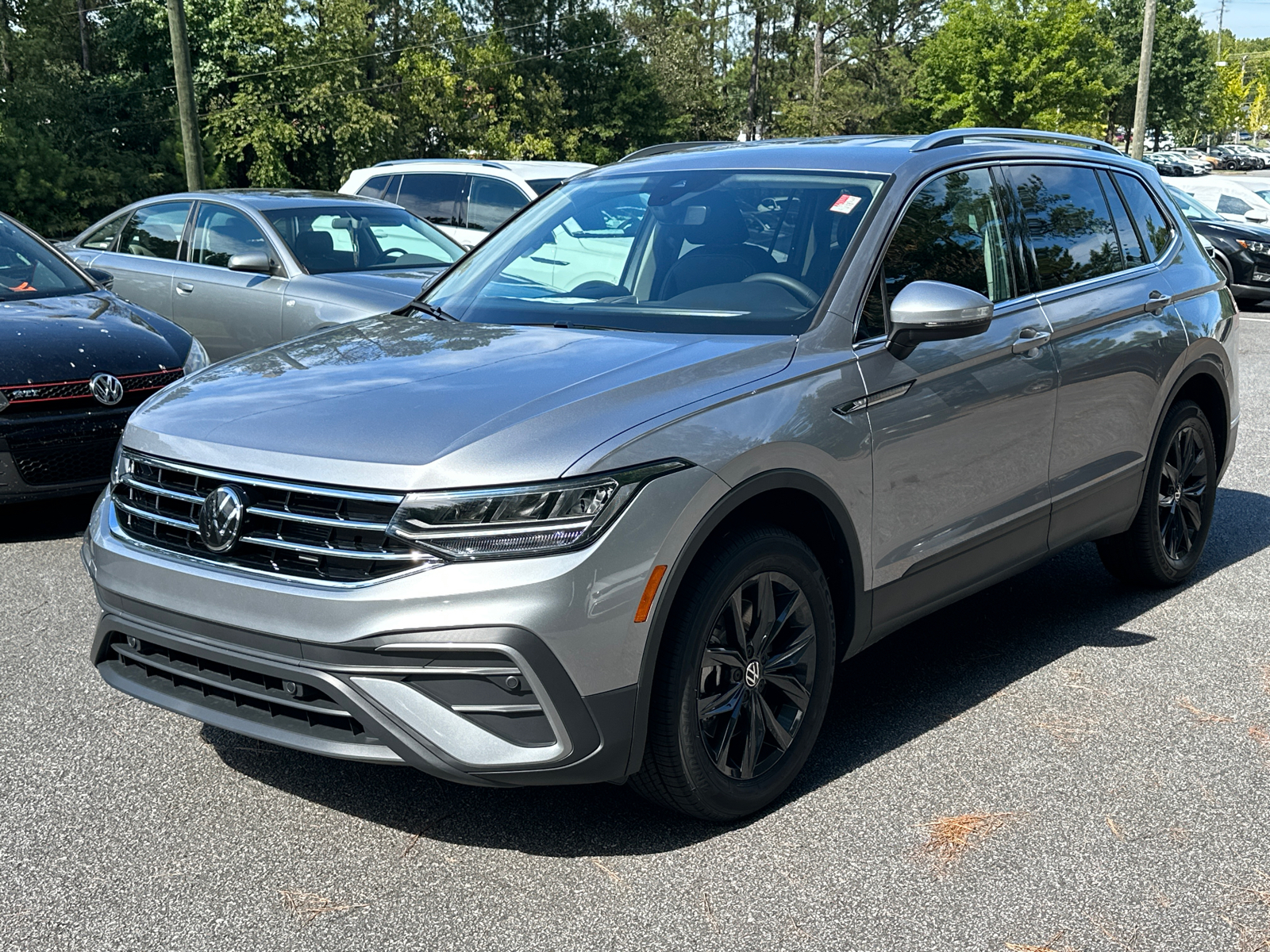 2024 Volkswagen Tiguan 2.0T SE 3