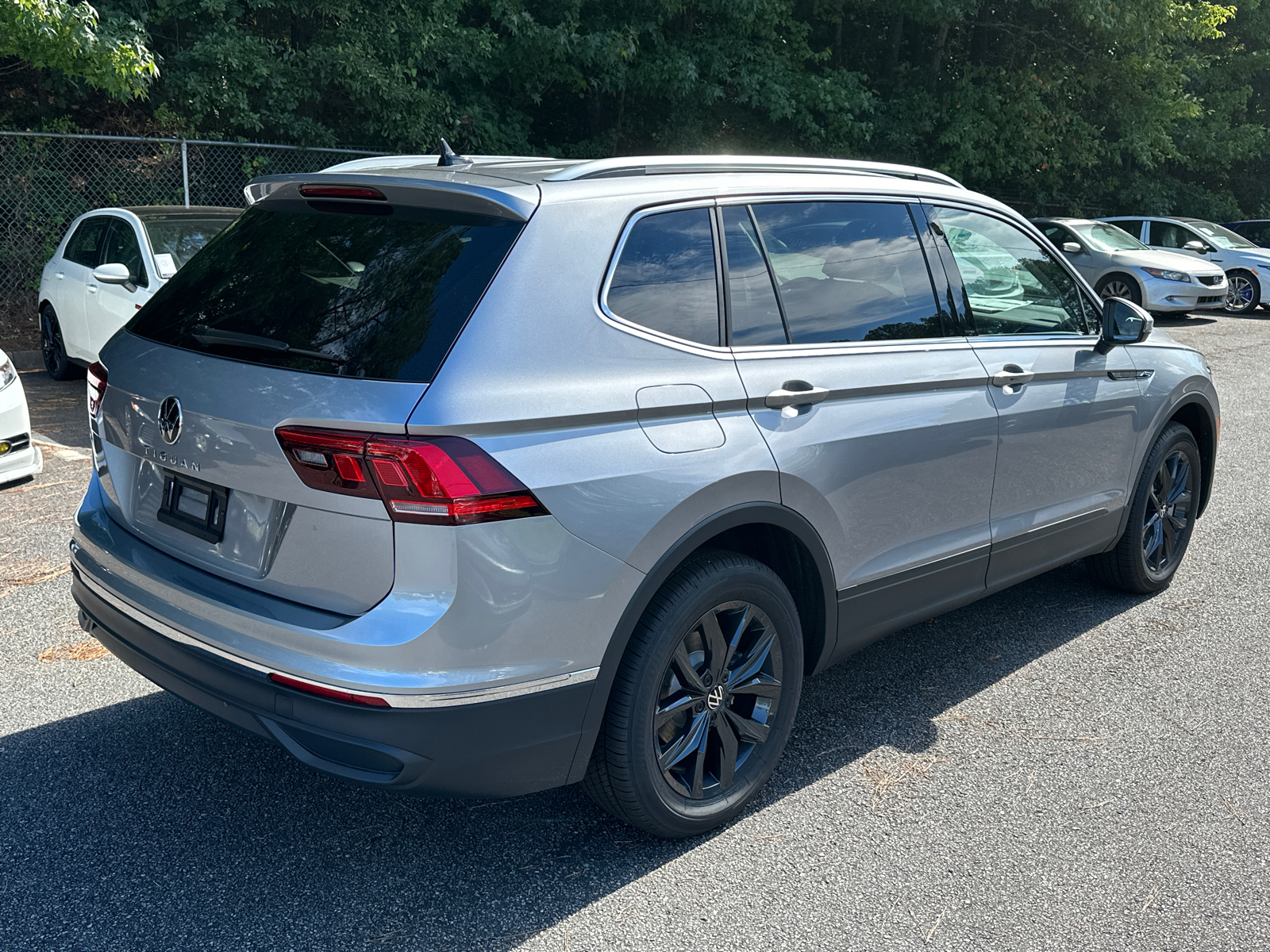 2024 Volkswagen Tiguan 2.0T SE 7