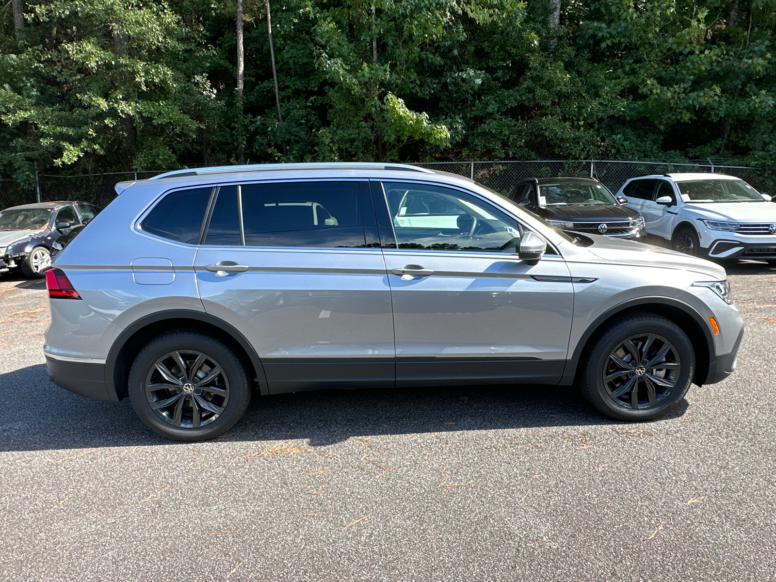 2024 Volkswagen Tiguan 2.0T SE 8