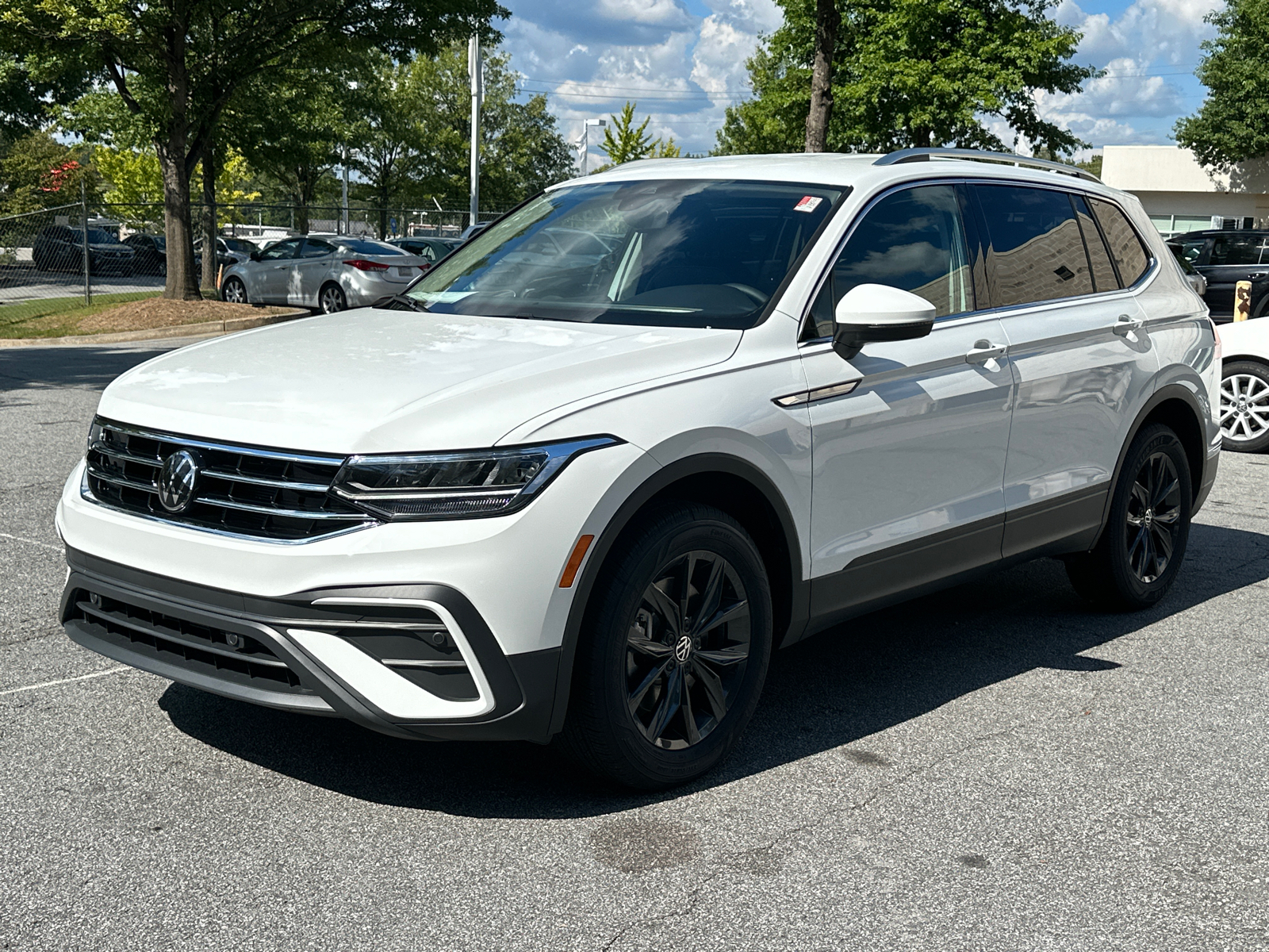 2024 Volkswagen Tiguan 2.0T SE 3