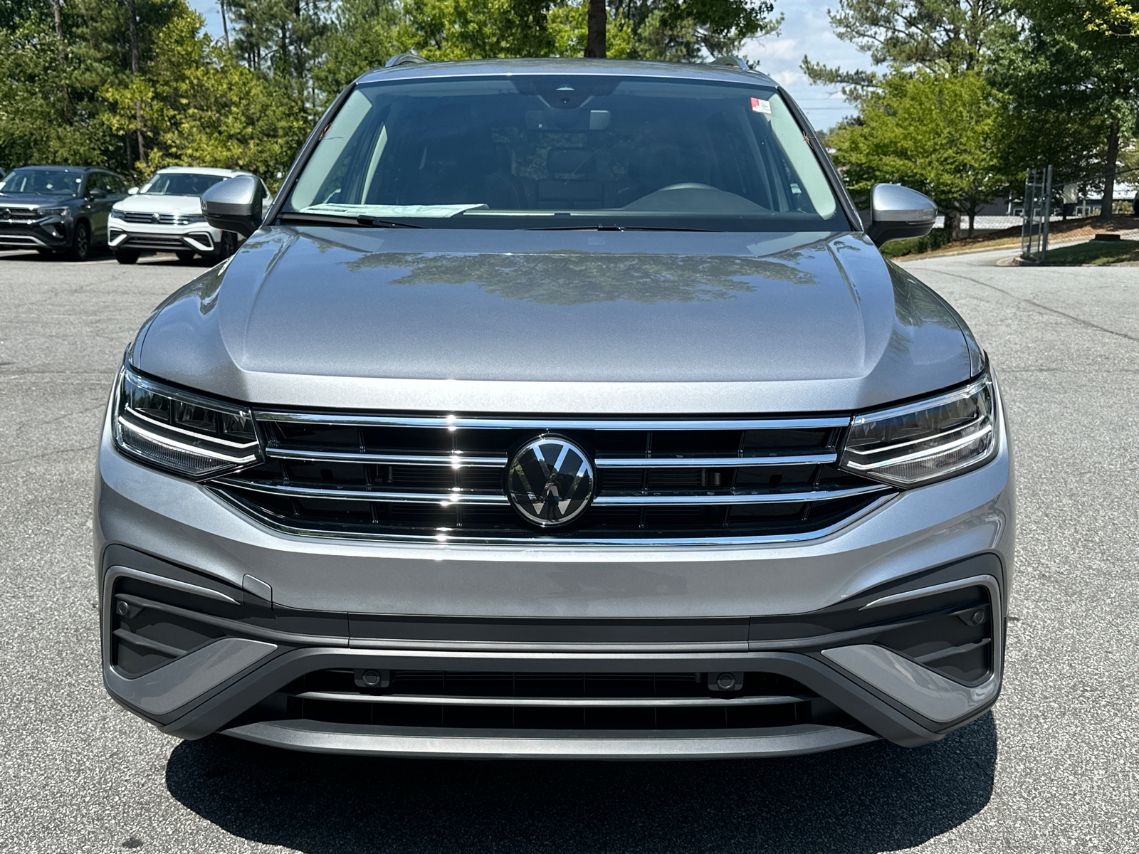 2024 Volkswagen Tiguan 2.0T SE 2