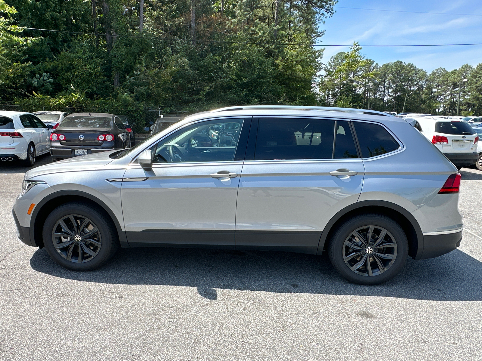 2024 Volkswagen Tiguan 2.0T SE 4