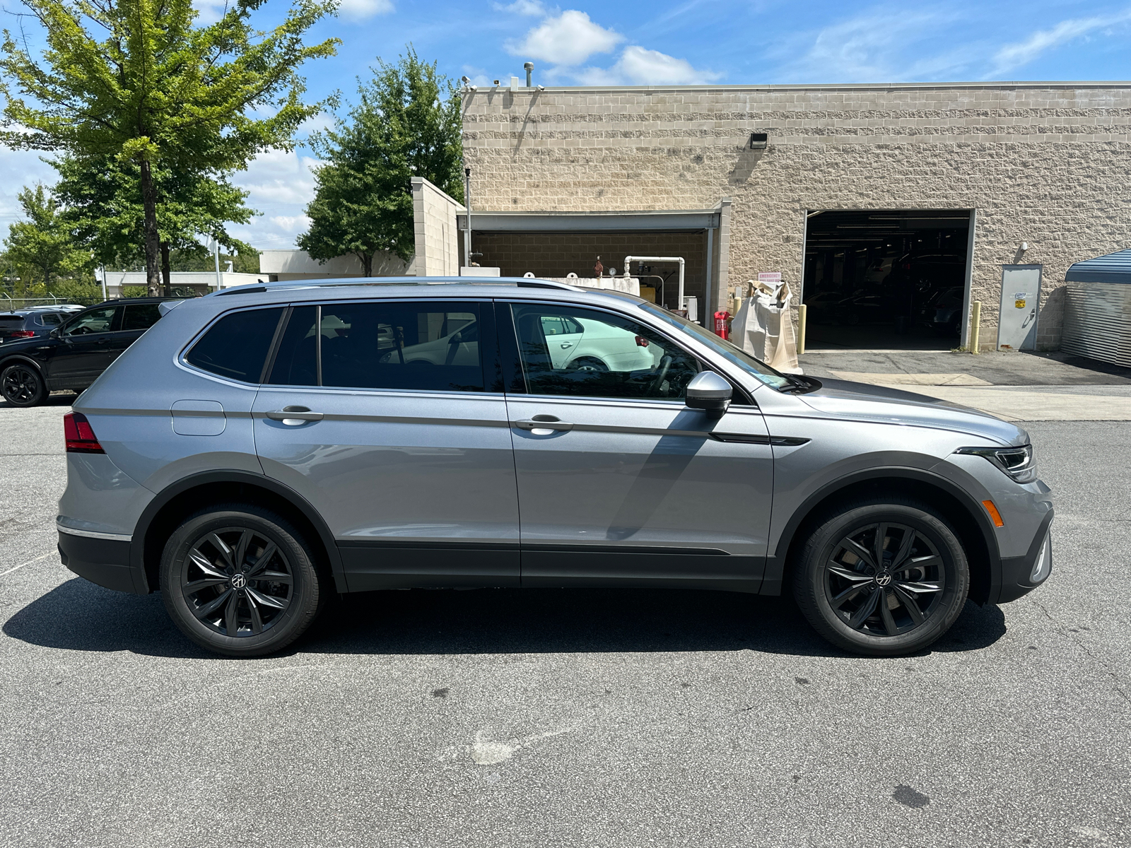 2024 Volkswagen Tiguan 2.0T SE 8