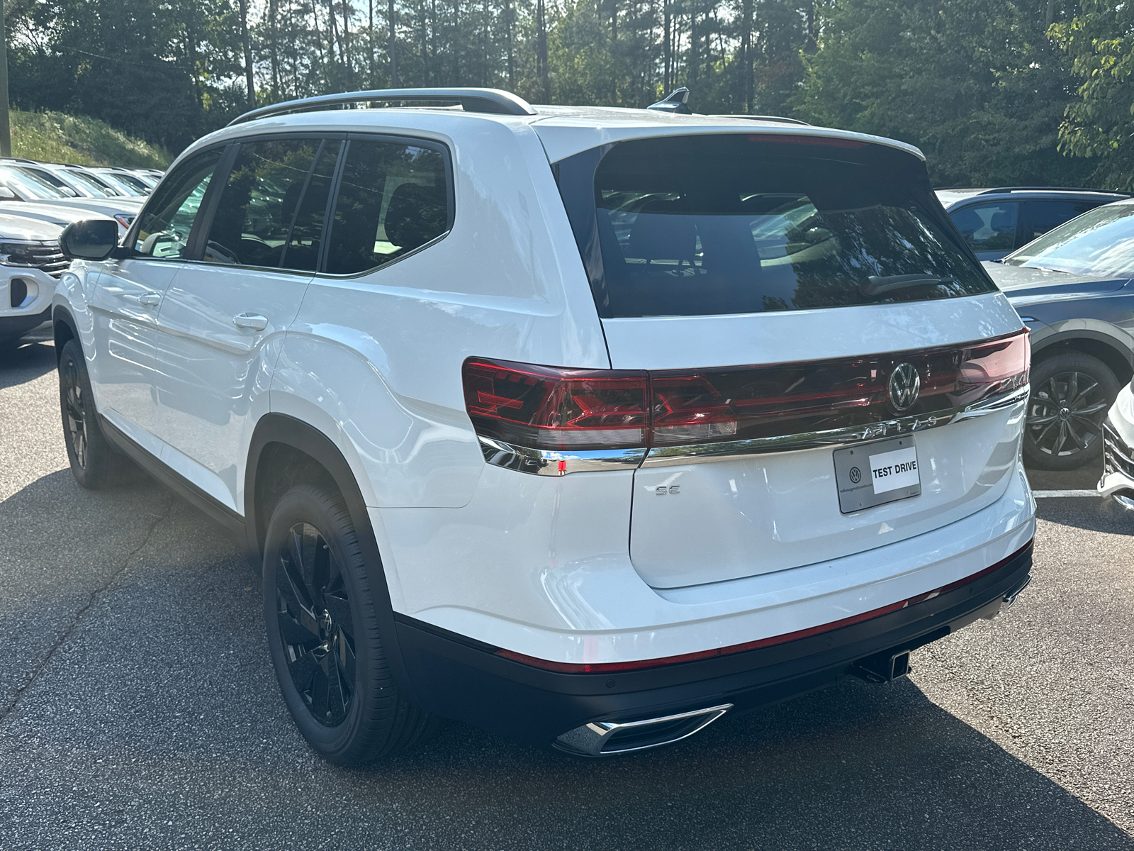 2024 Volkswagen Atlas 2.0T SE w/Technology 6