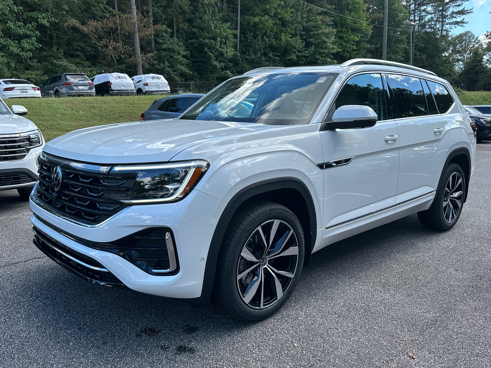 2024 Volkswagen Atlas SEL Premium R-Line 4Motion 3