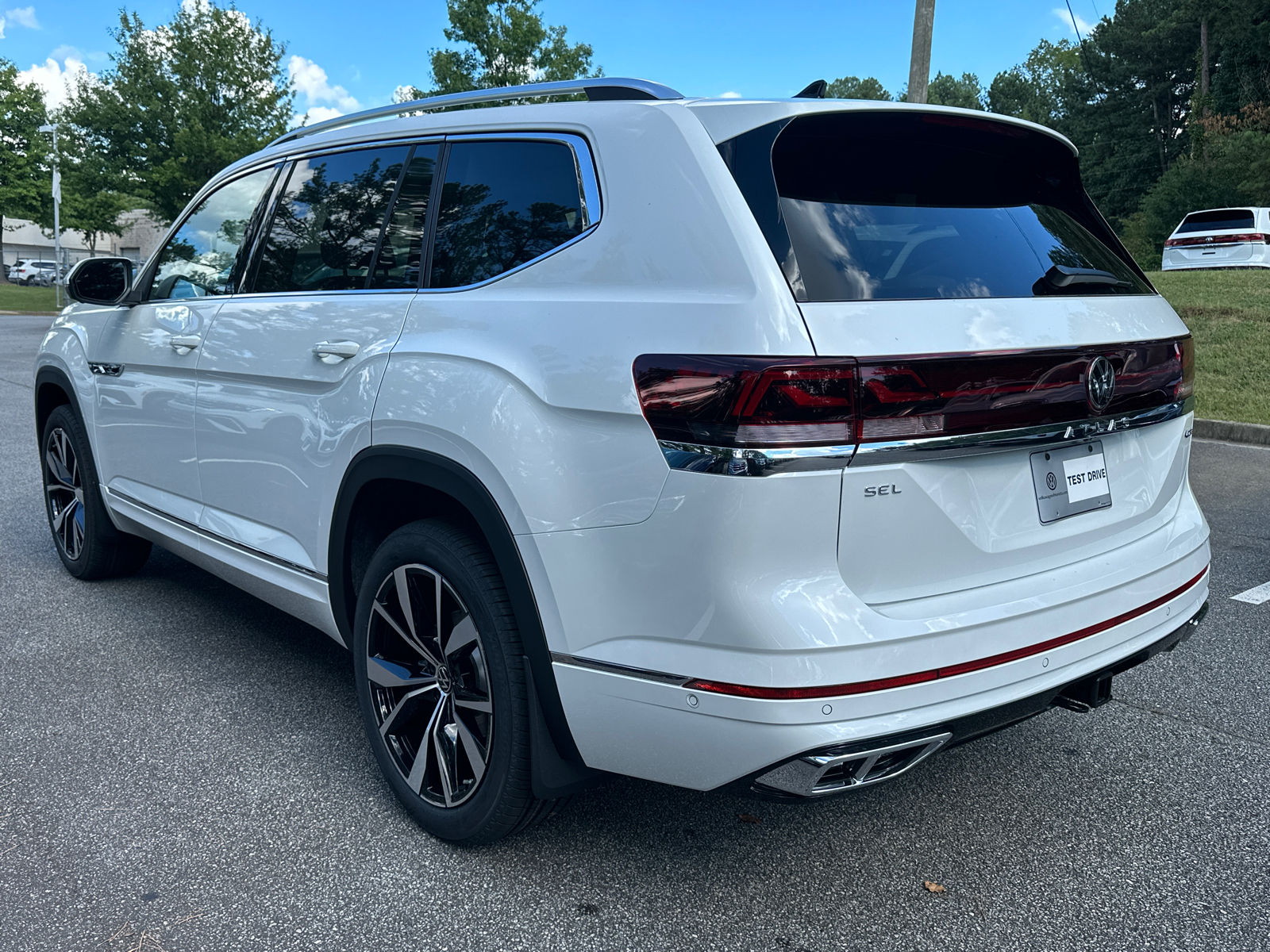 2024 Volkswagen Atlas SEL Premium R-Line 4Motion 5