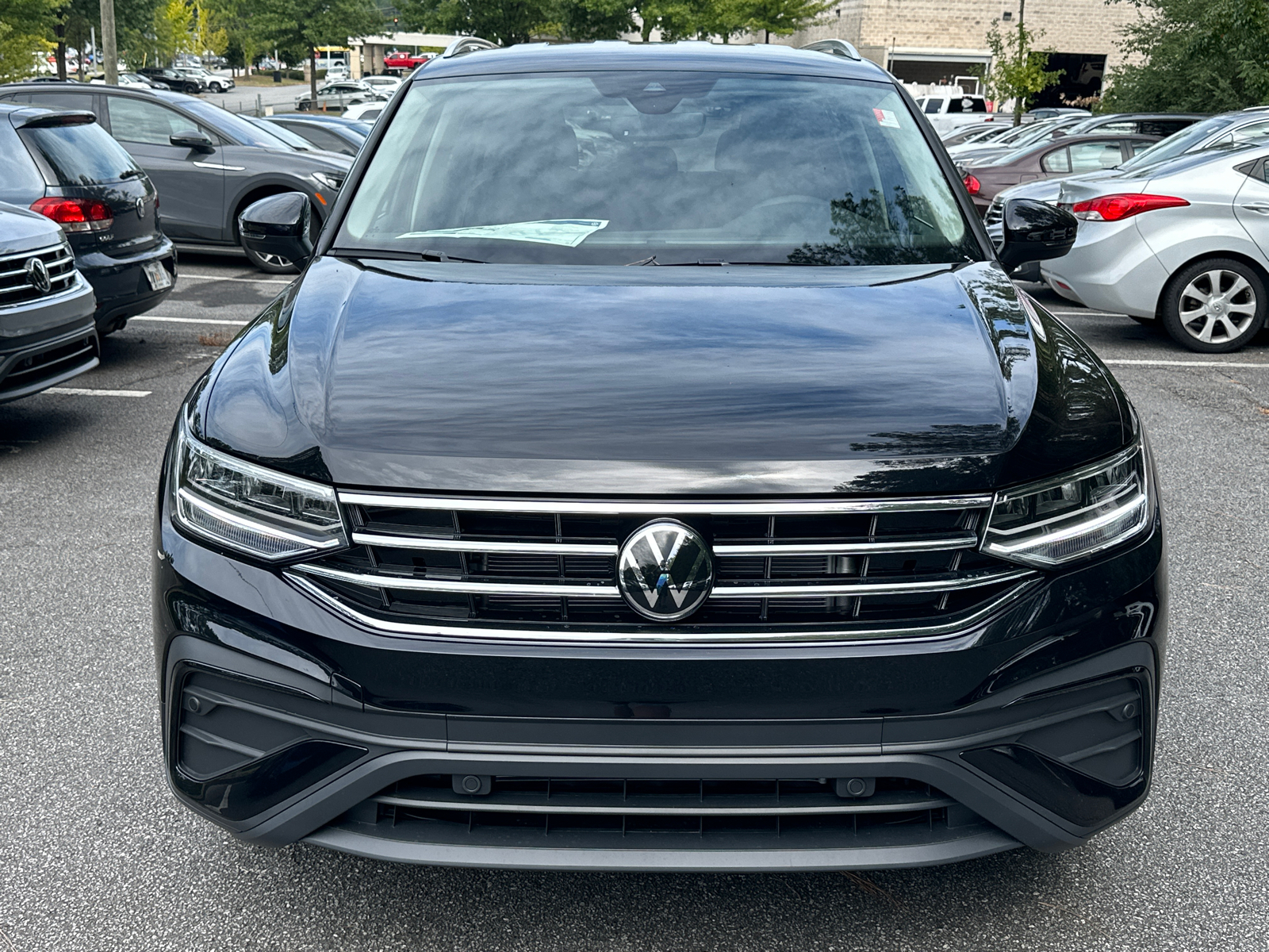 2024 Volkswagen Tiguan 2.0T SE 2