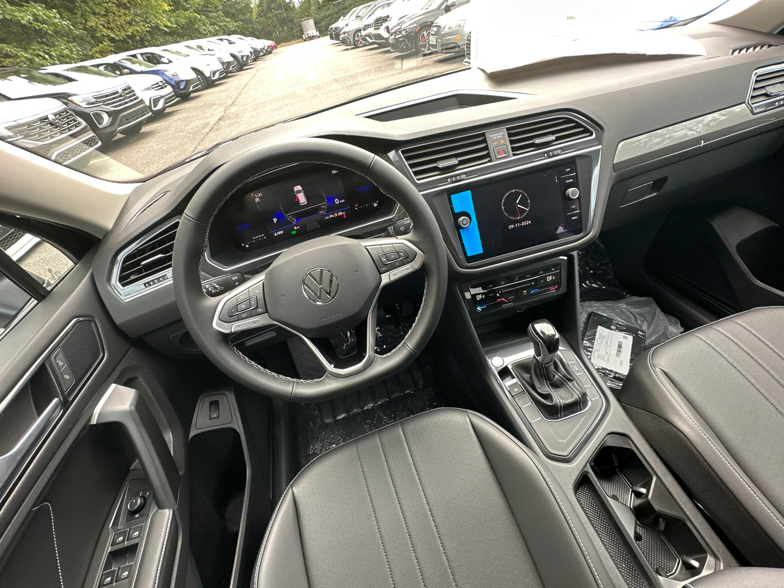 2024 Volkswagen Tiguan 2.0T SE 29