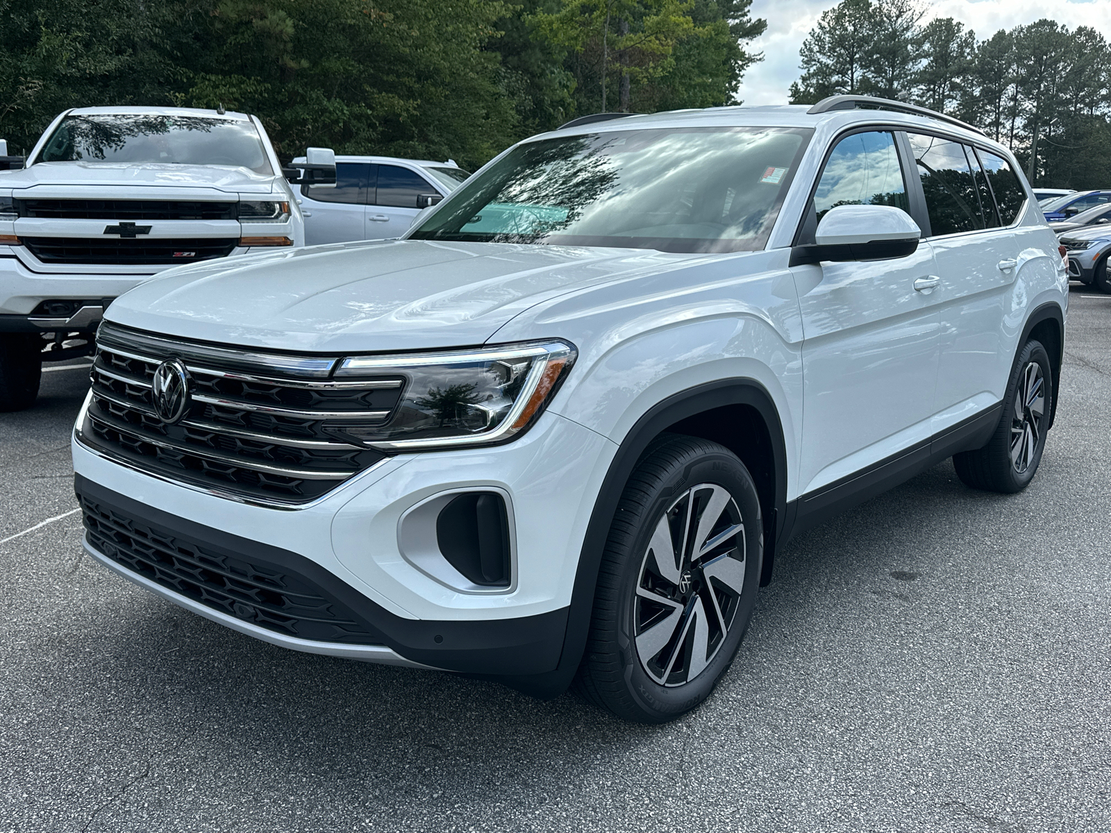 2024 Volkswagen Atlas 2.0T SE w/Technology 3