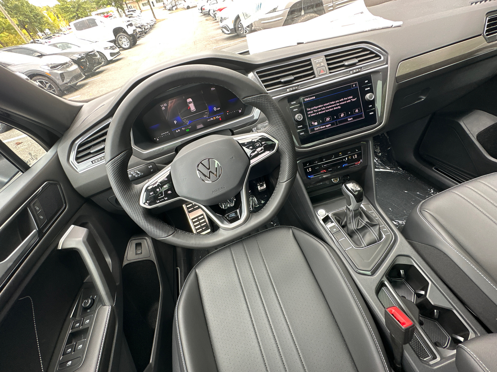 2024 Volkswagen Tiguan 2.0T SE R-Line Black 29