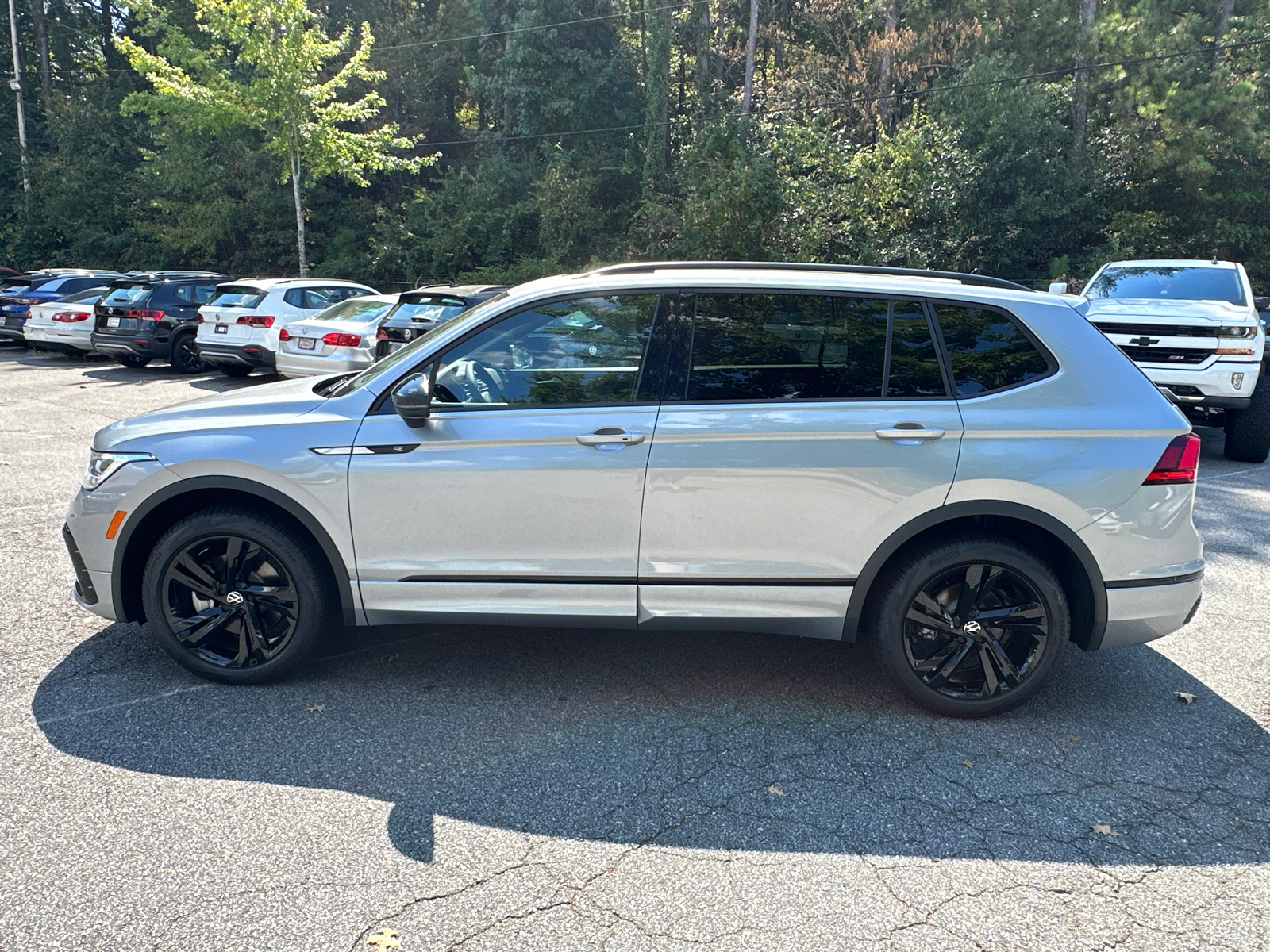 2024 Volkswagen Tiguan 2.0T SE R-Line Black 4