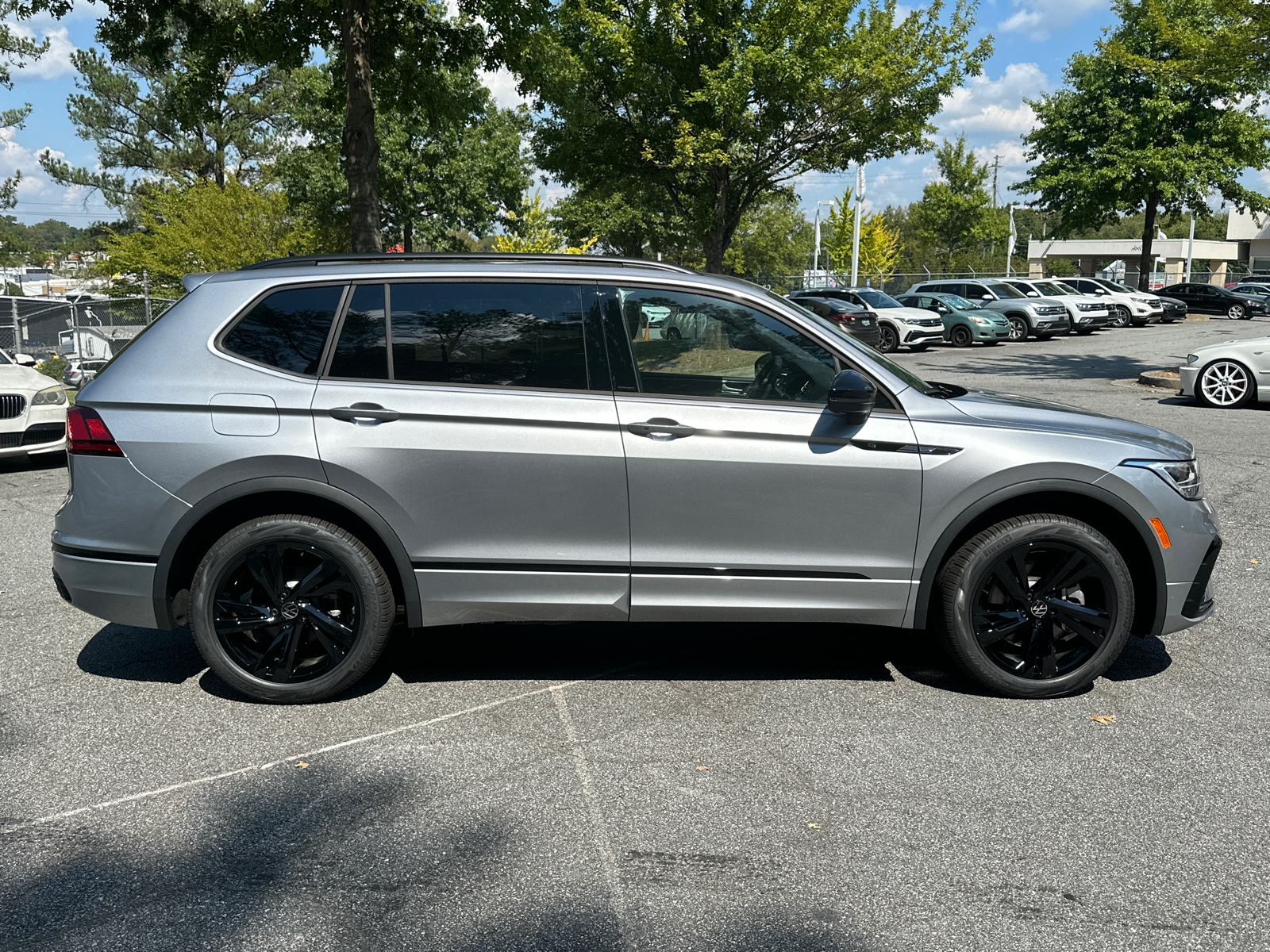 2024 Volkswagen Tiguan 2.0T SE R-Line Black 8