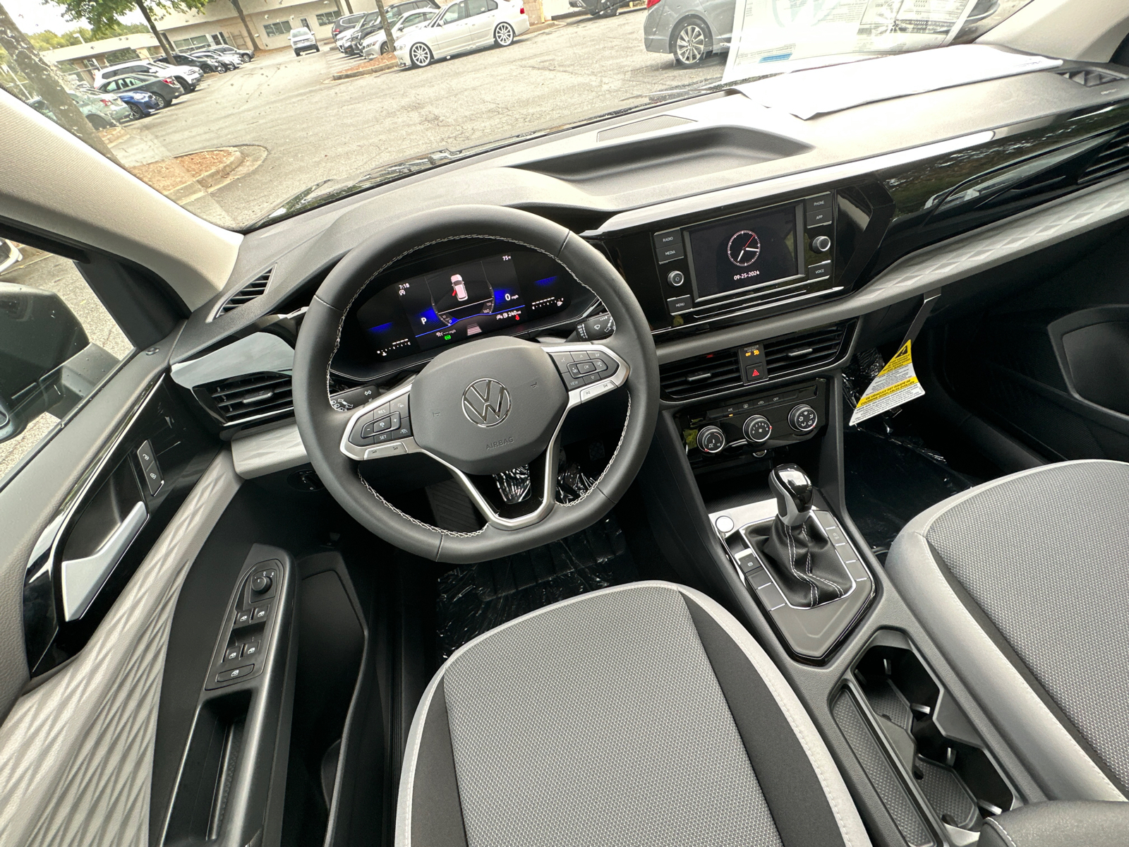 2024 Volkswagen Taos 1.5T S 28