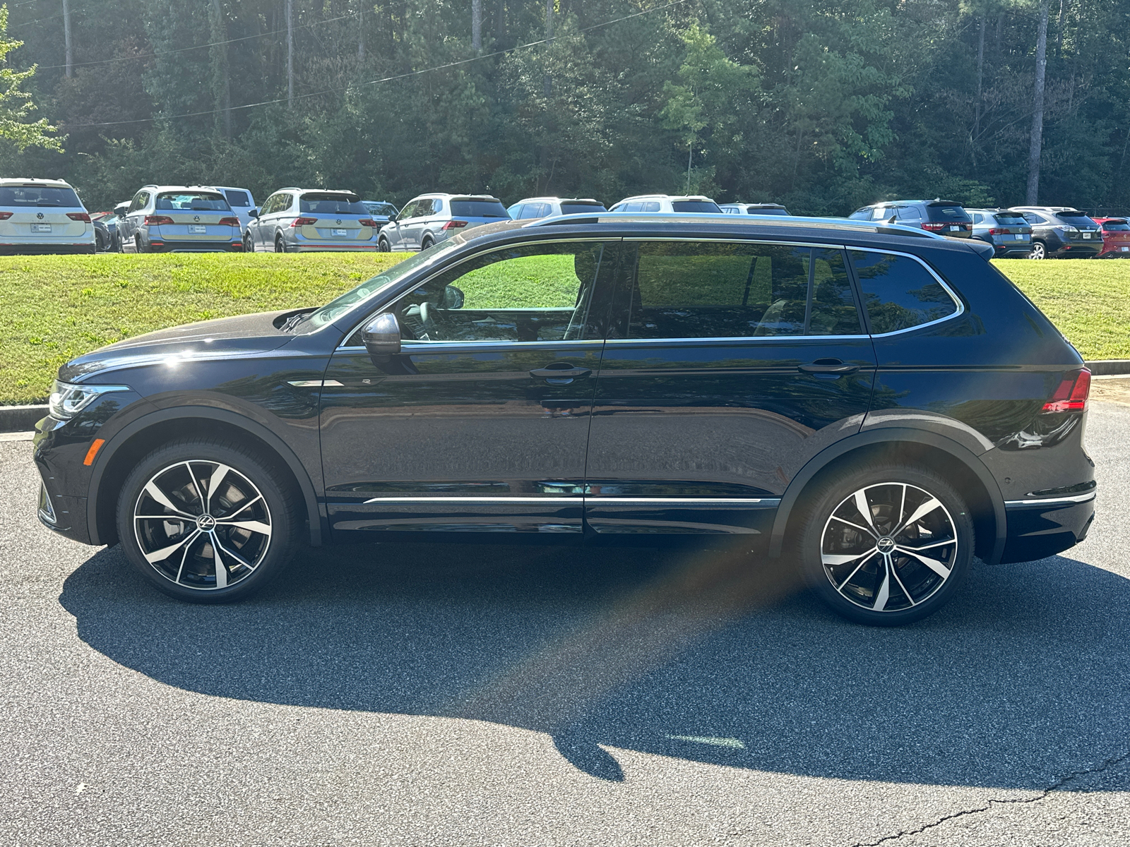 2024 Volkswagen Tiguan 2.0T SEL R-Line 4