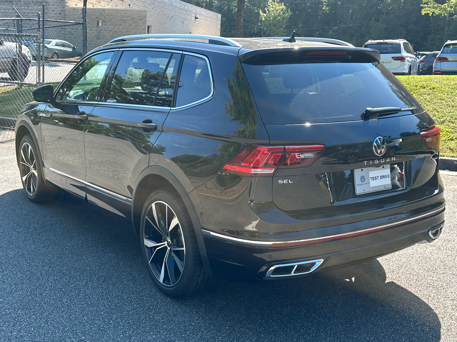 2024 Volkswagen Tiguan 2.0T SEL R-Line 5