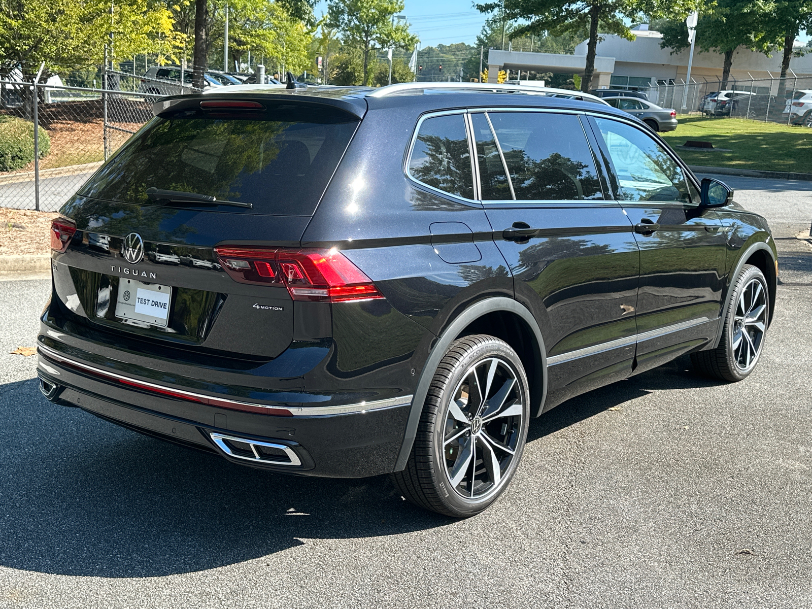 2024 Volkswagen Tiguan 2.0T SEL R-Line 7