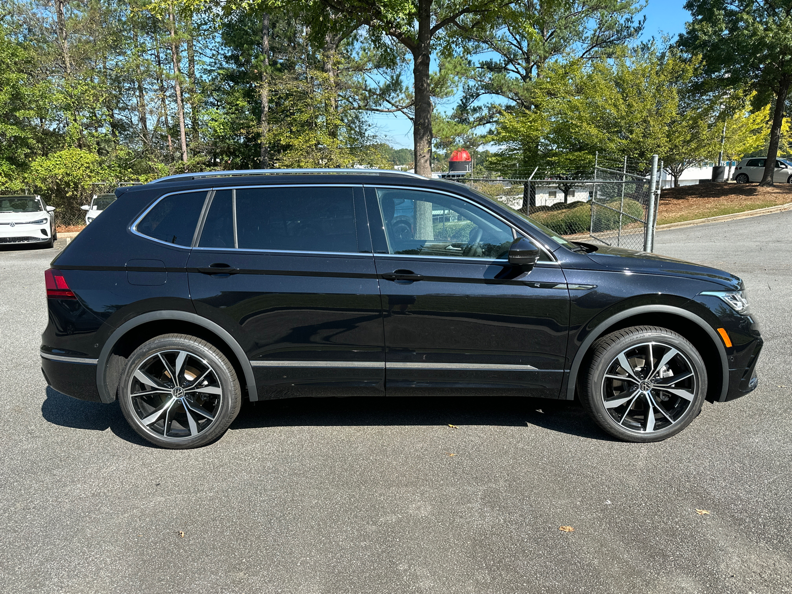 2024 Volkswagen Tiguan 2.0T SEL R-Line 8