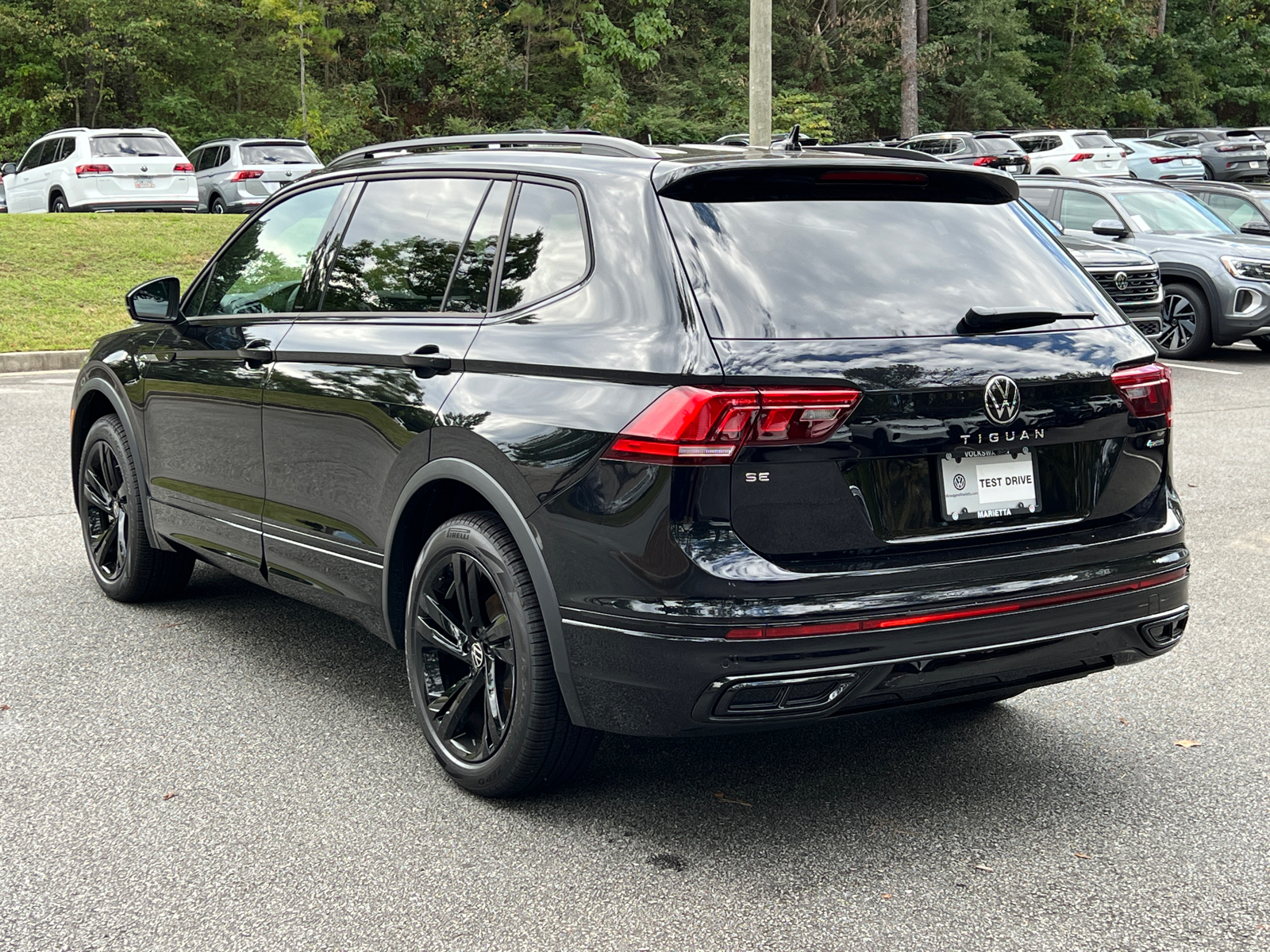 2024 Volkswagen Tiguan 2.0T SE R-Line Black 5