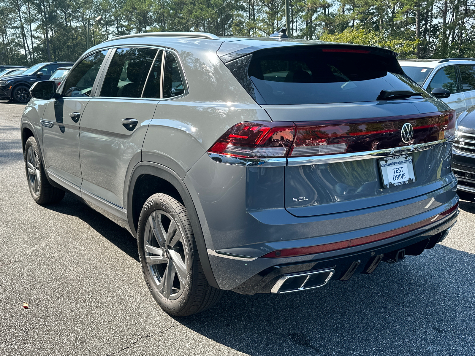 2024 Volkswagen Atlas Cross Sport SEL R-Line 4Motion 5