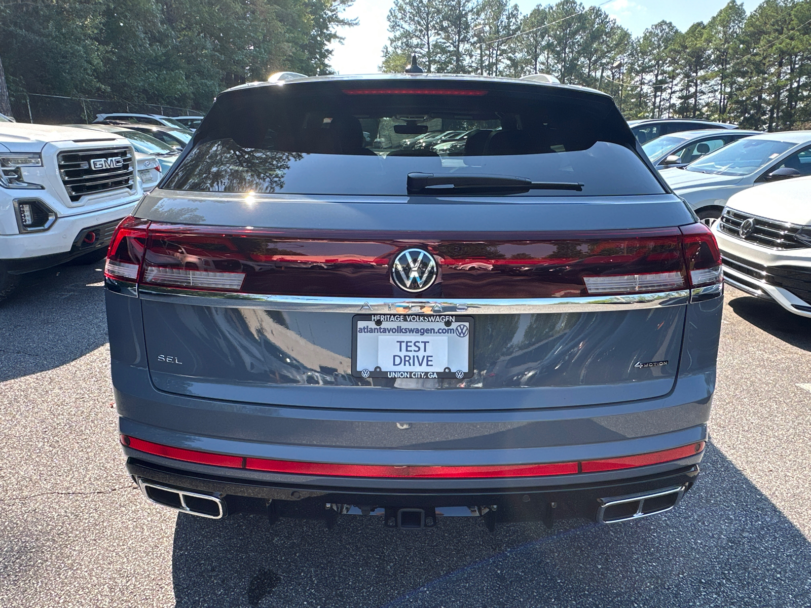 2024 Volkswagen Atlas Cross Sport SEL R-Line 4Motion 6