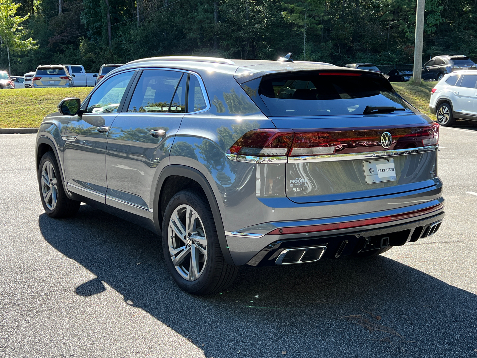 2024 Volkswagen Atlas Cross Sport 2.0T SEL R-Line 5