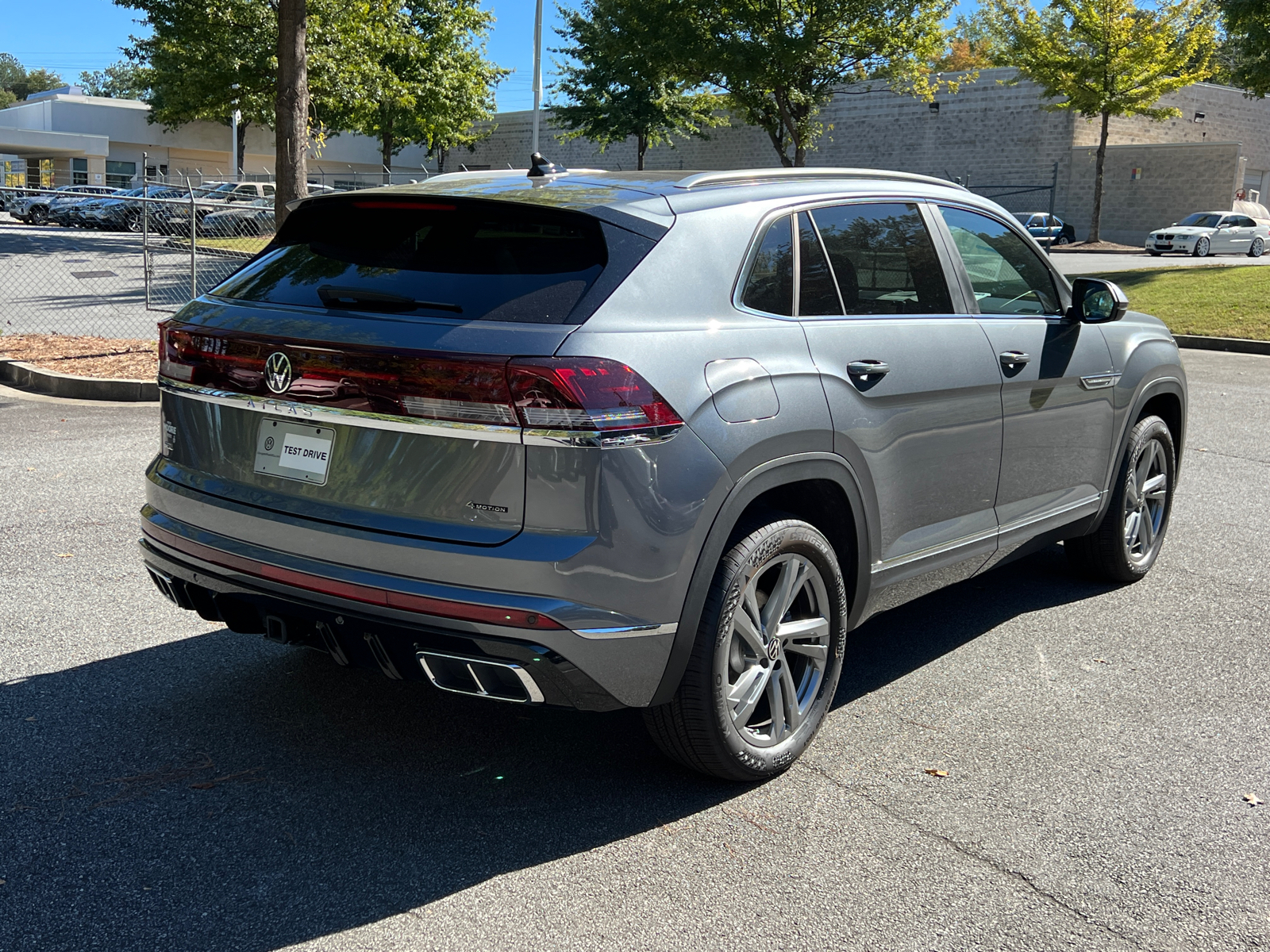 2024 Volkswagen Atlas Cross Sport 2.0T SEL R-Line 7