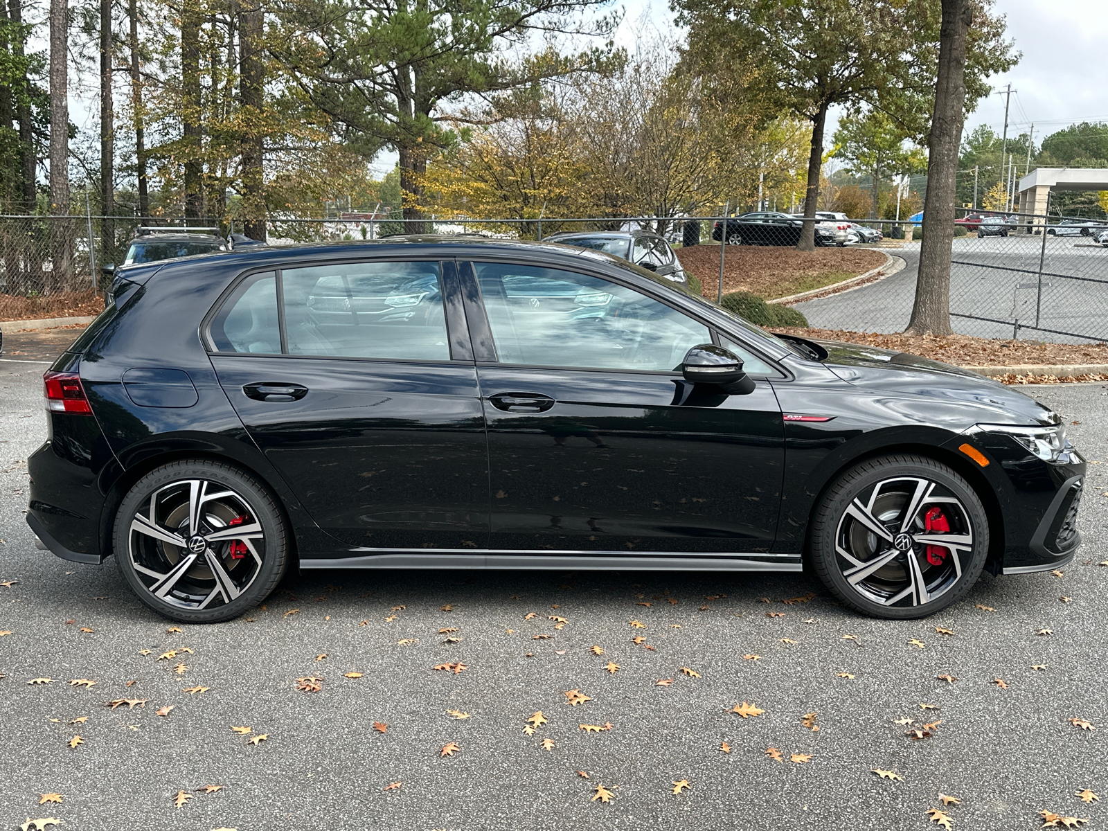 2024 Volkswagen Golf GTI 2.0T SE 8