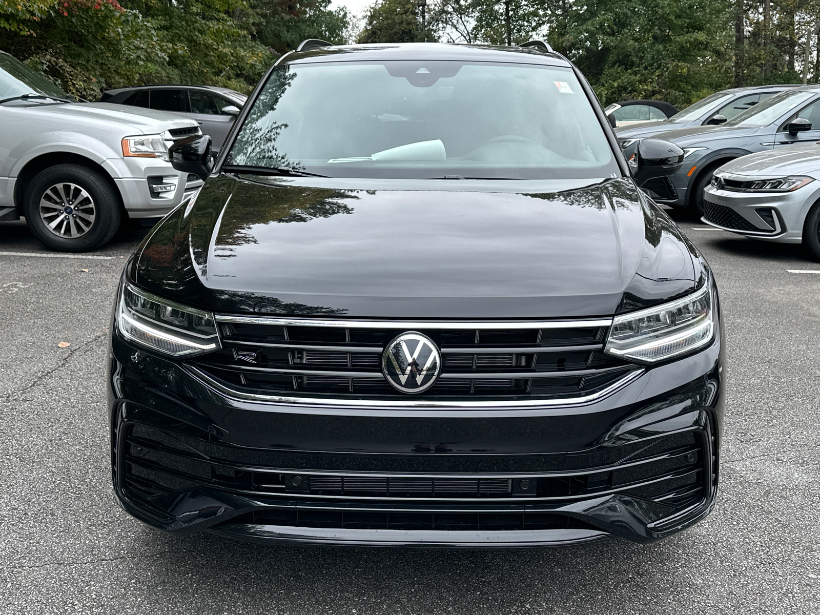 2024 Volkswagen Tiguan 2.0T SE R-Line Black 2