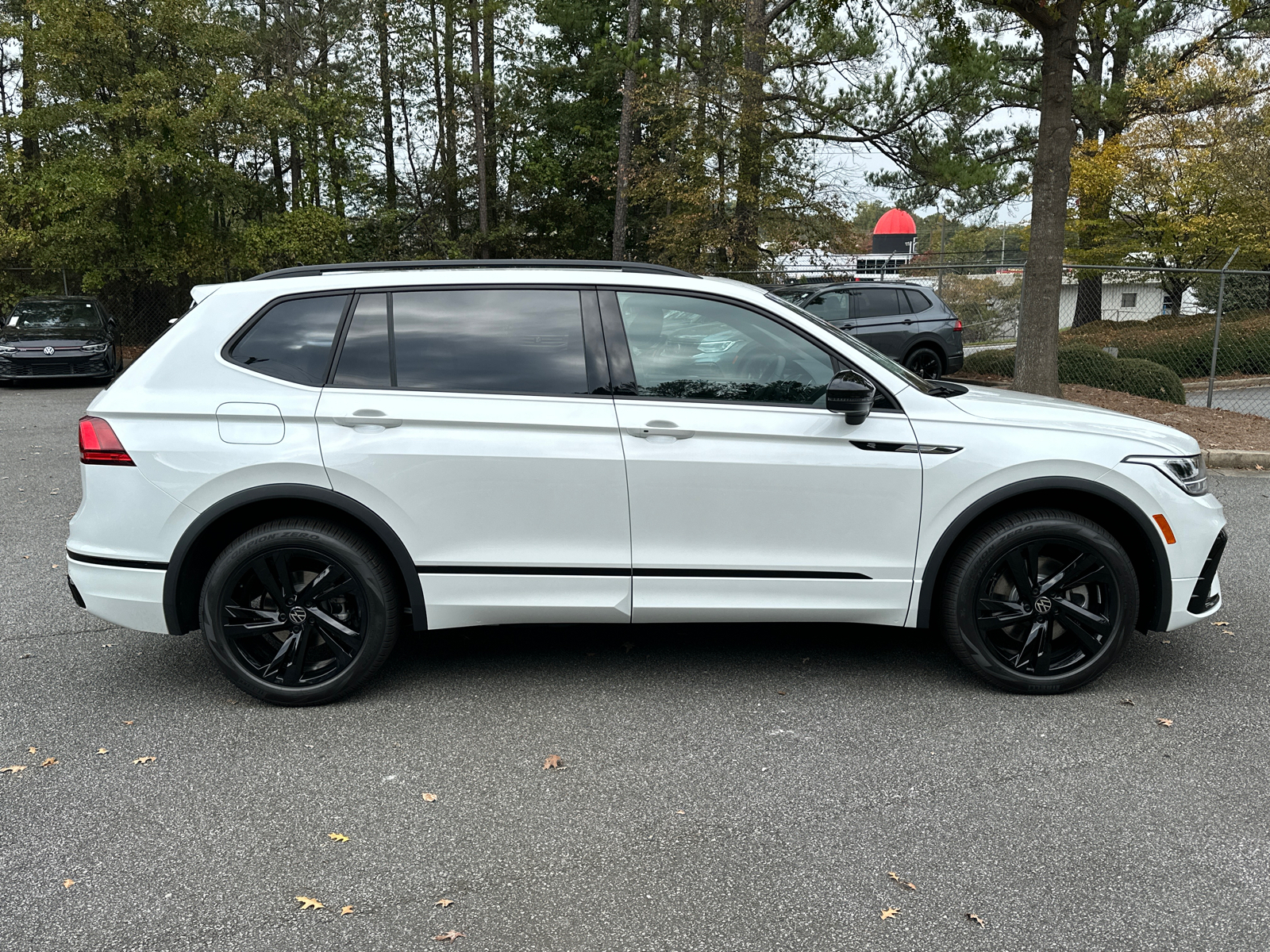 2024 Volkswagen Tiguan 2.0T SE R-Line Black 8