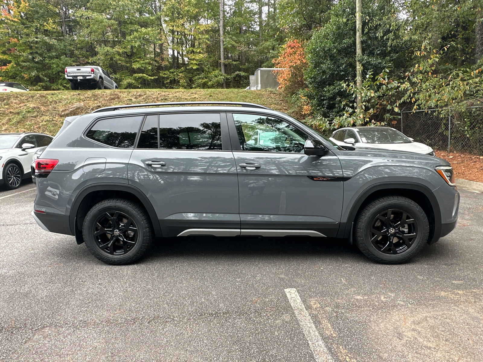 2024 Volkswagen Atlas 2.0T Peak Edition SE w/Technology 8