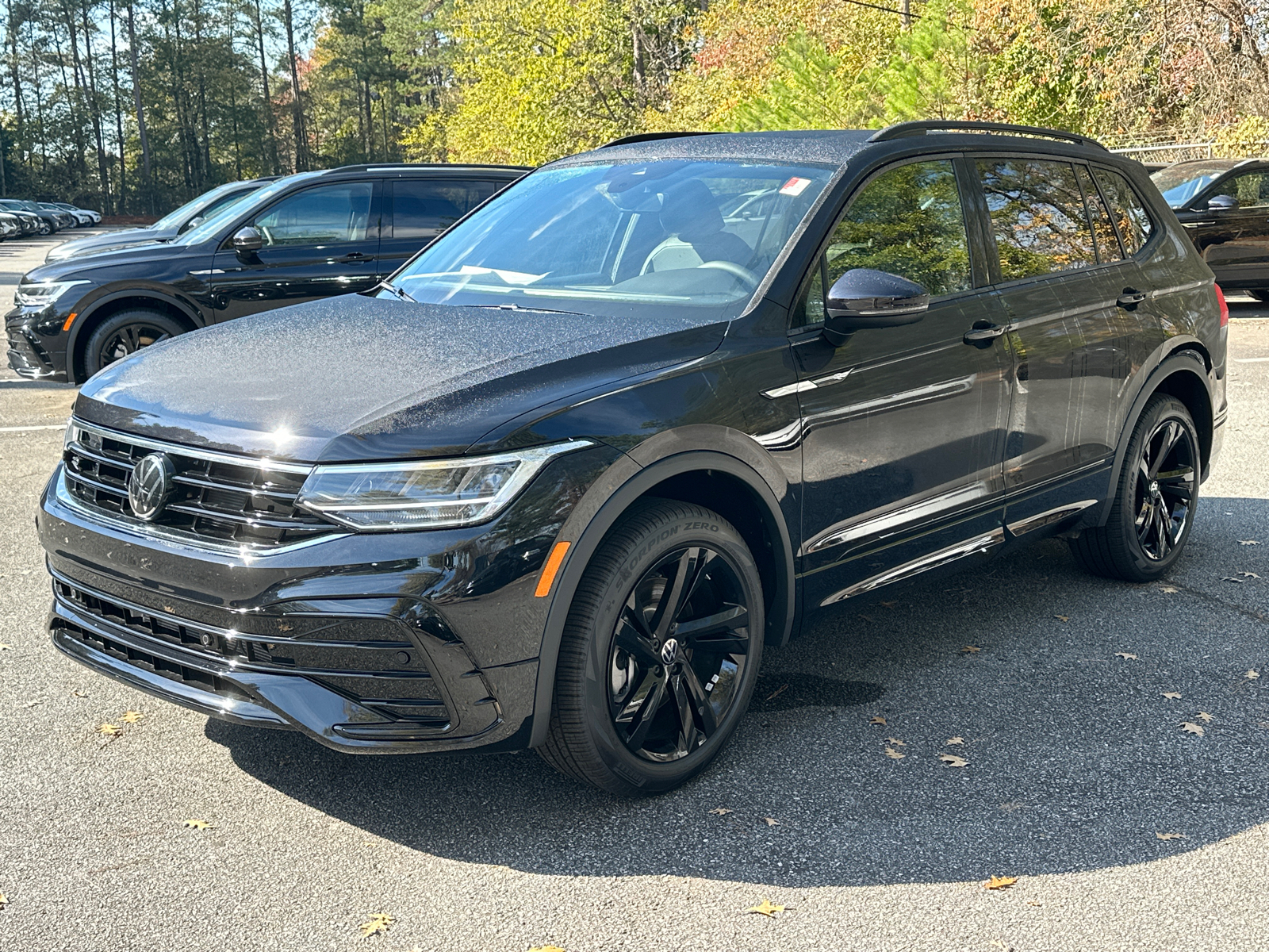 2024 Volkswagen Tiguan 2.0T SE R-Line Black 3