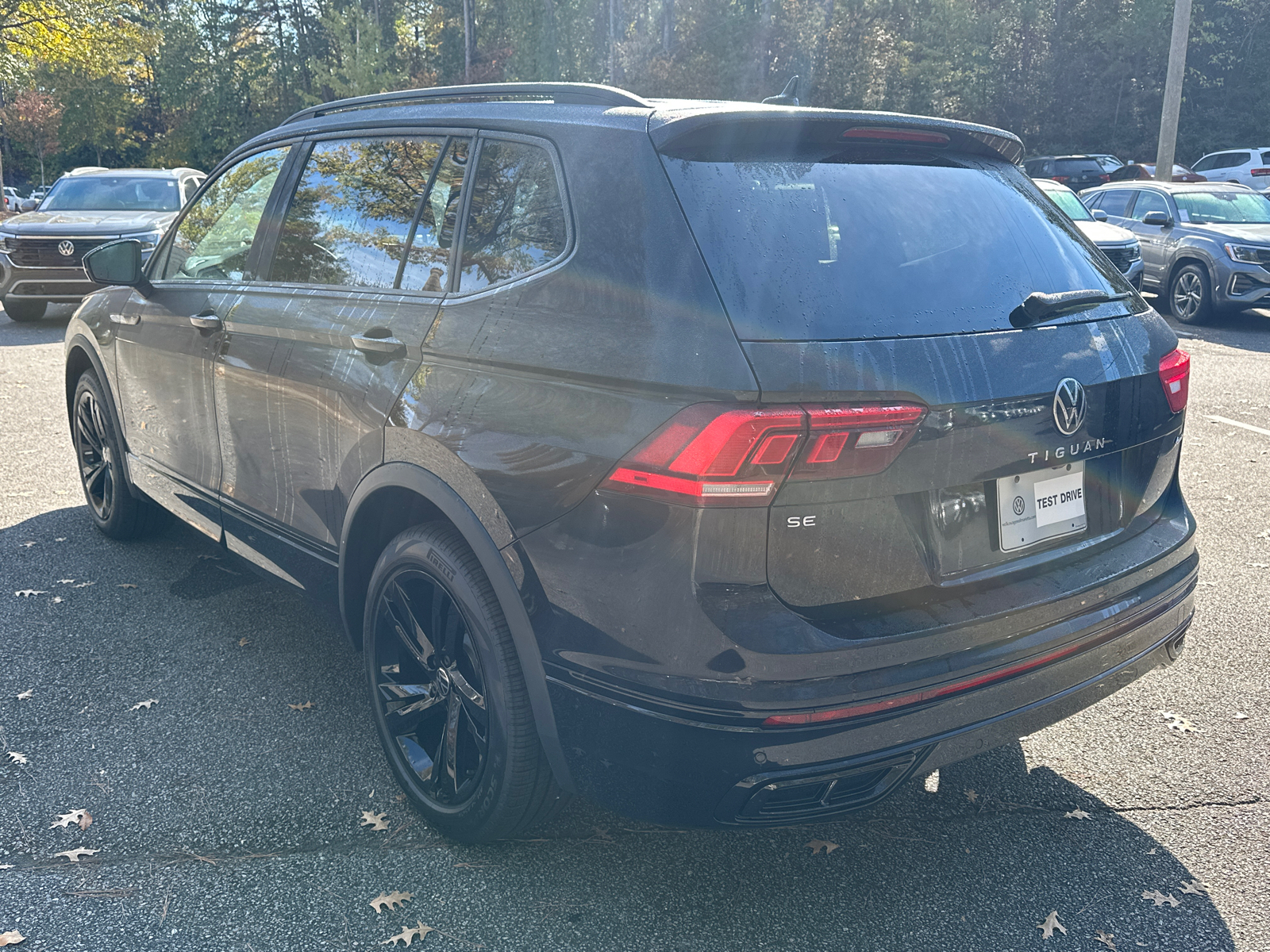 2024 Volkswagen Tiguan 2.0T SE R-Line Black 5