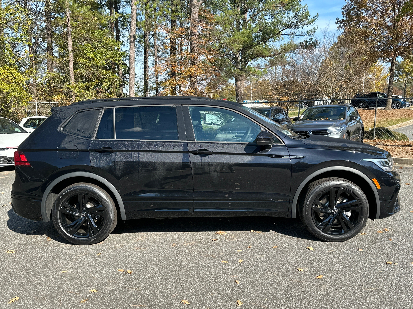 2024 Volkswagen Tiguan 2.0T SE R-Line Black 8