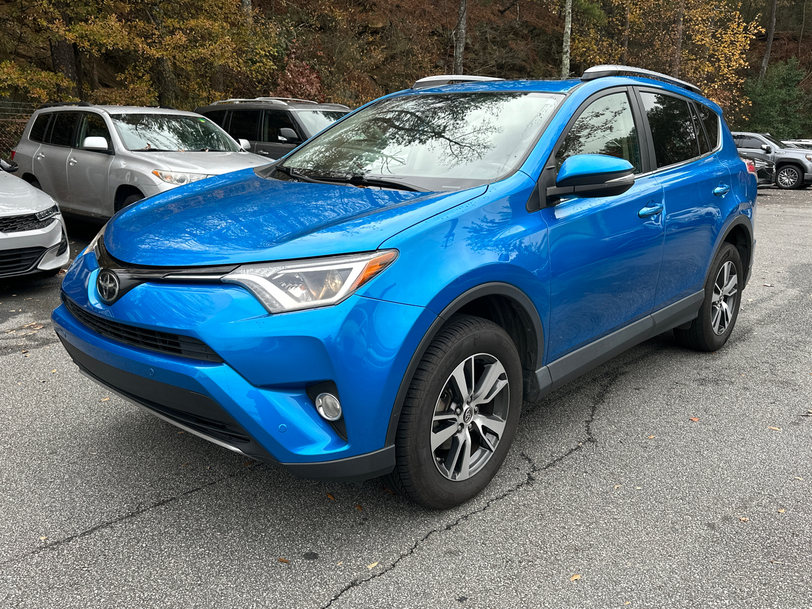 2018 Toyota RAV4 XLE 3