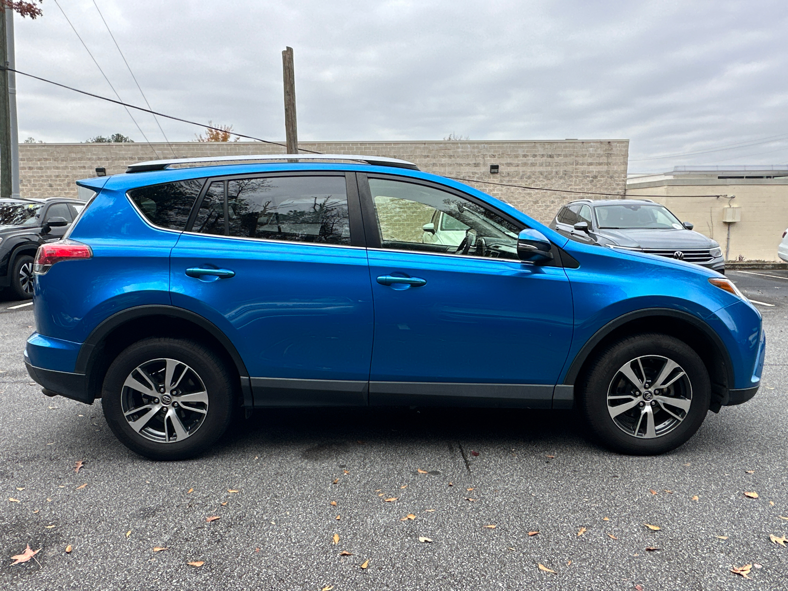 2018 Toyota RAV4 XLE 8