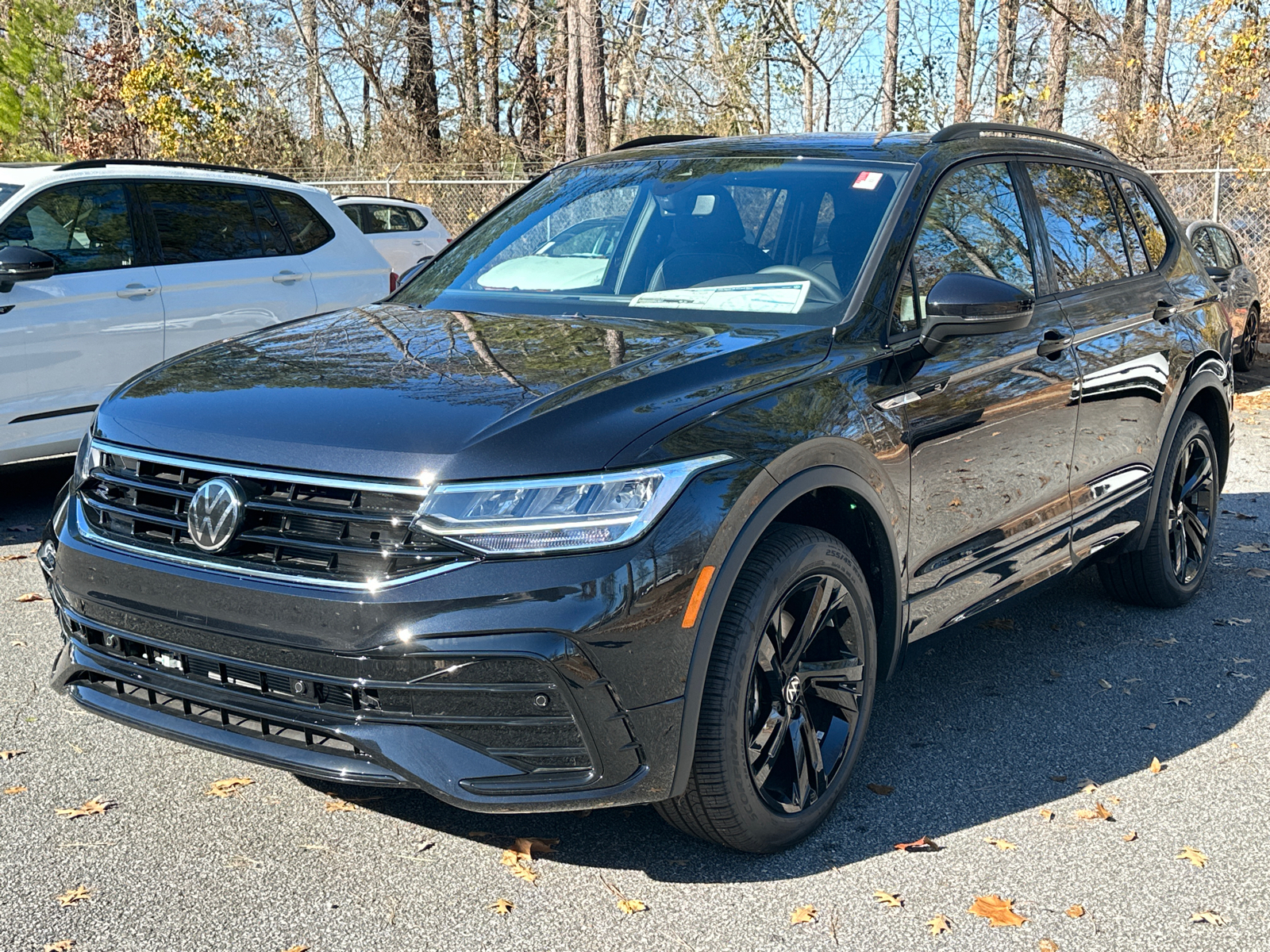 2024 Volkswagen Tiguan 2.0T SE R-Line Black 3