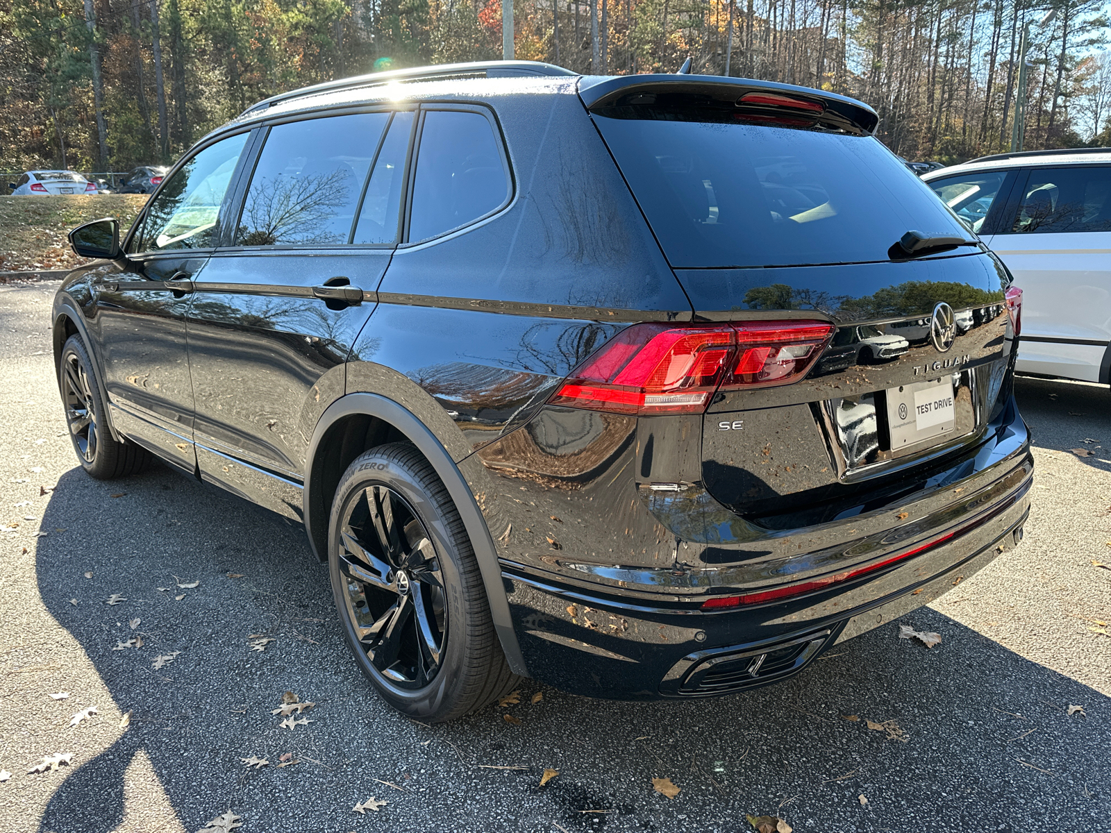 2024 Volkswagen Tiguan 2.0T SE R-Line Black 5