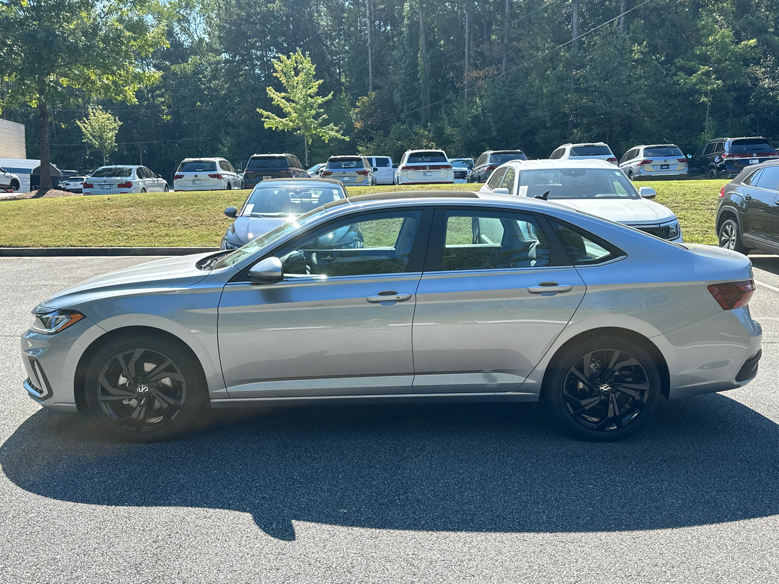 2025 Volkswagen Jetta 1.5T SE 4