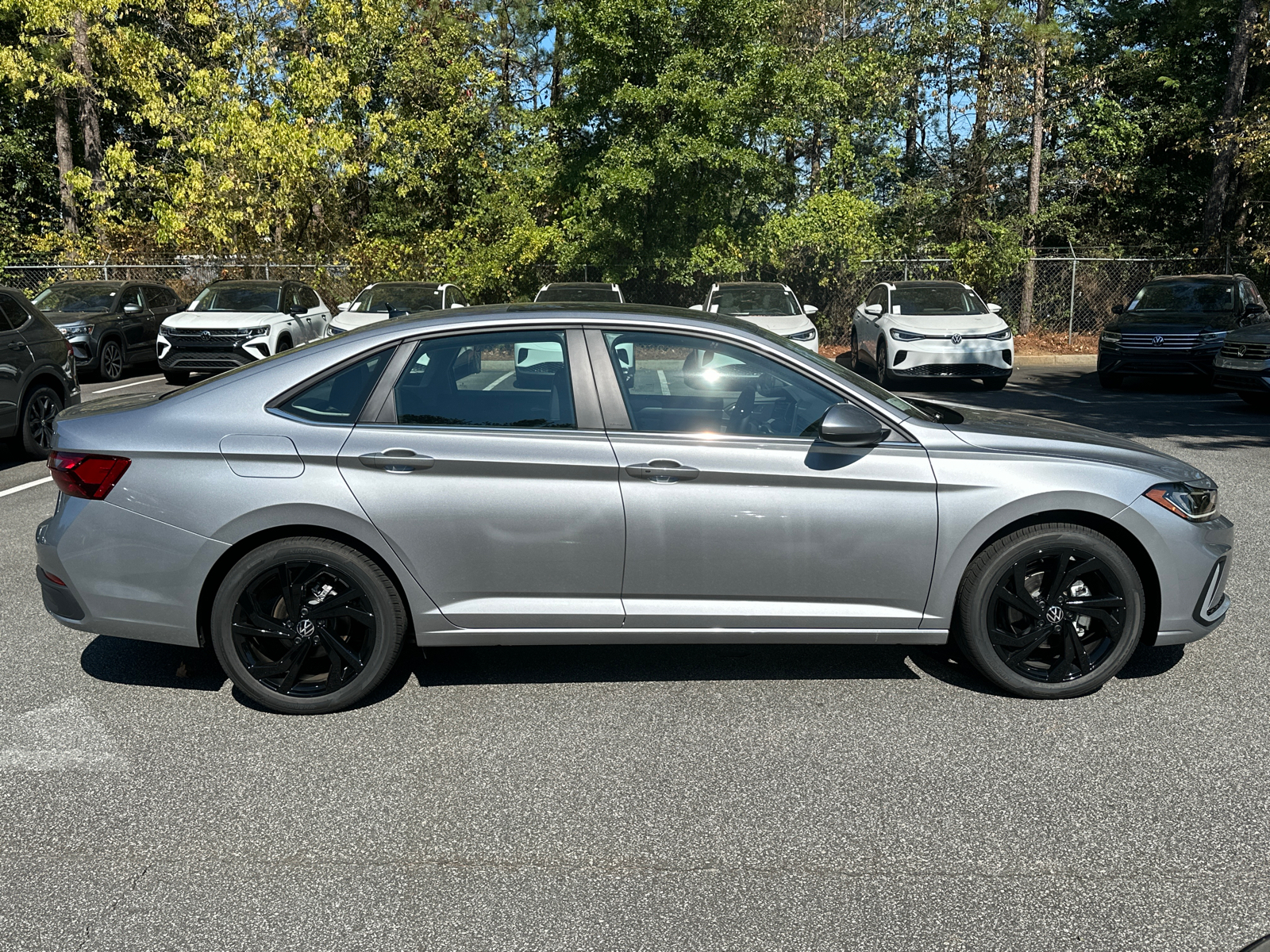 2025 Volkswagen Jetta 1.5T SE 8