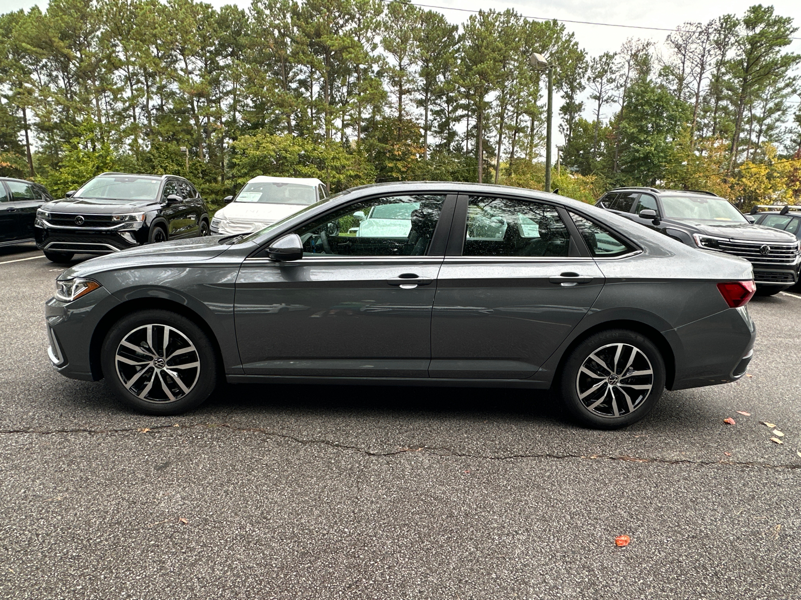 2025 Volkswagen Jetta 1.5T SE 4