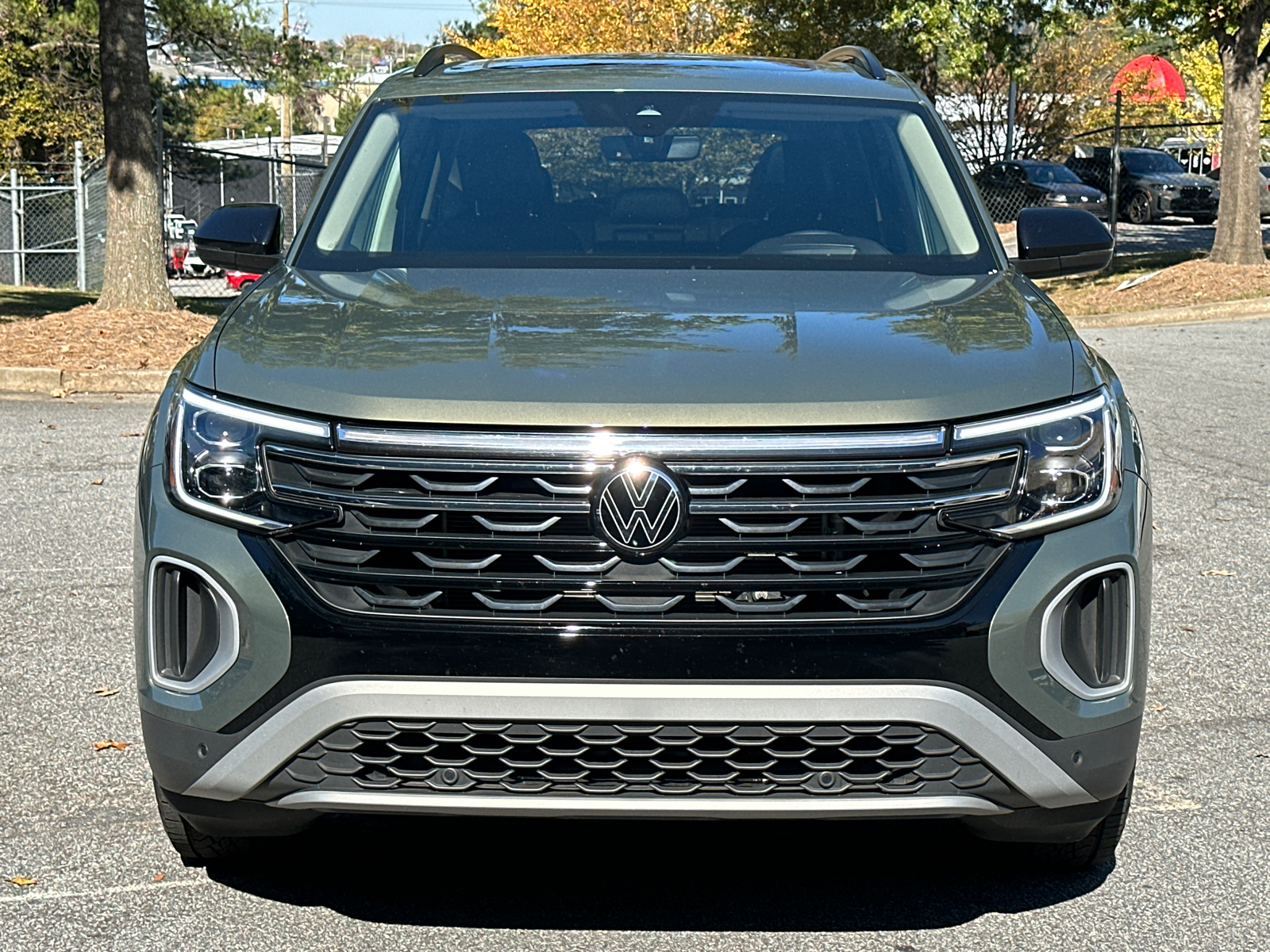 2024 Volkswagen Atlas 2.0T Peak Edition SEL 2