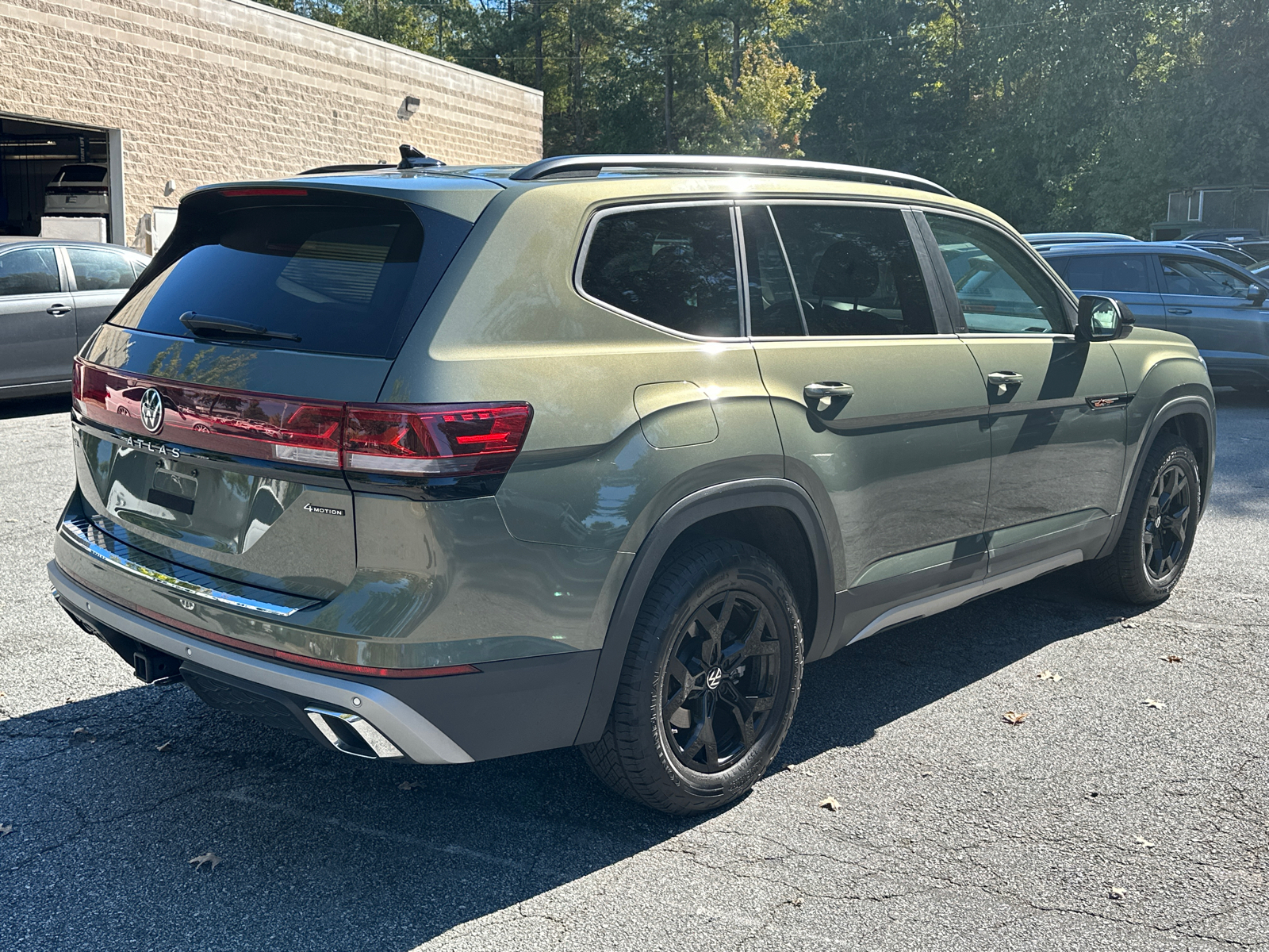 2024 Volkswagen Atlas 2.0T Peak Edition SEL 7