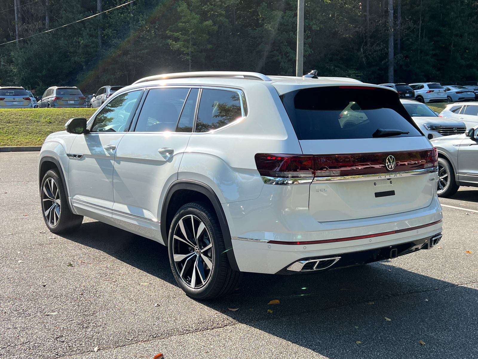 2025 Volkswagen Atlas 2.0T SEL Premium R-Line 5