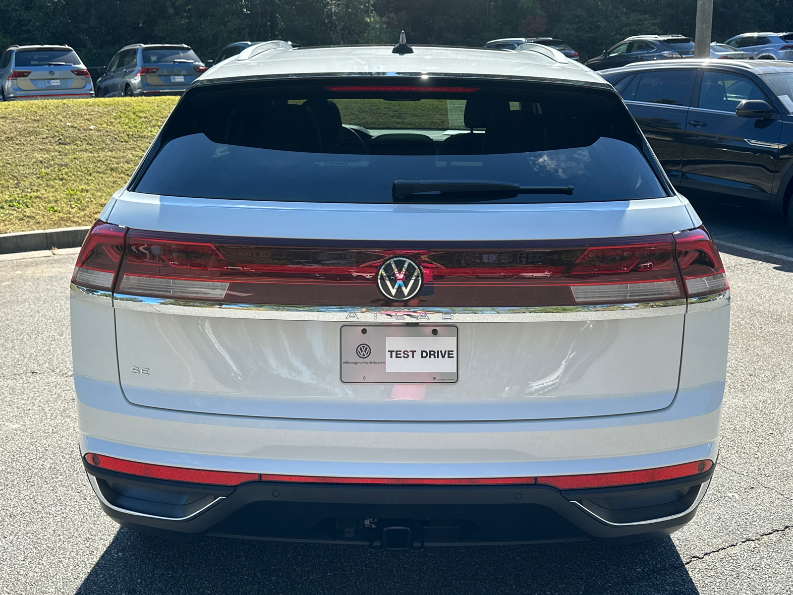 2025 Volkswagen Atlas Cross Sport 2.0T SE w/Technology 6